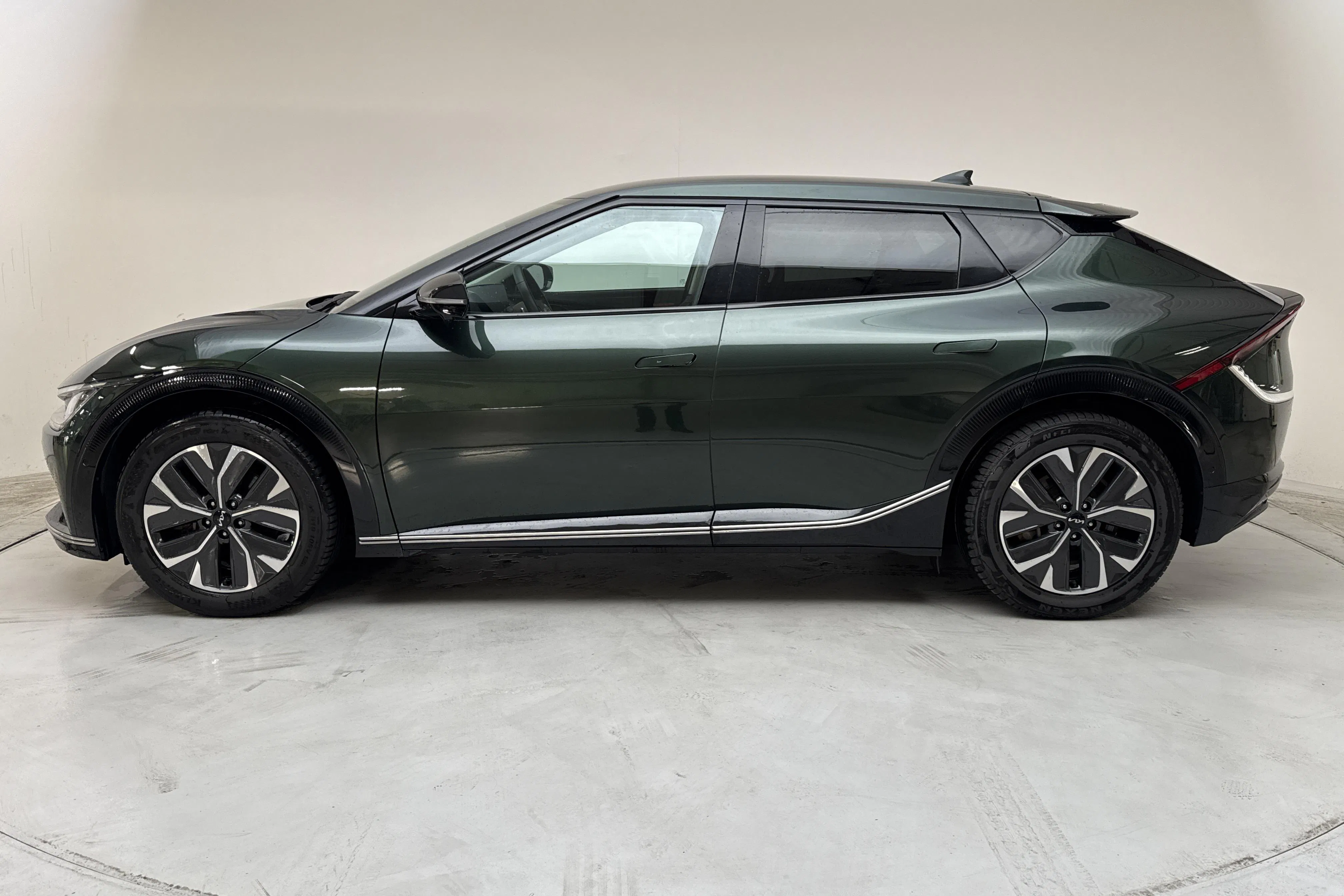 Presentation photo 2 of 17: KIA EV6 AWD (325hk) - 50 920 km - Automatic - green - 2023