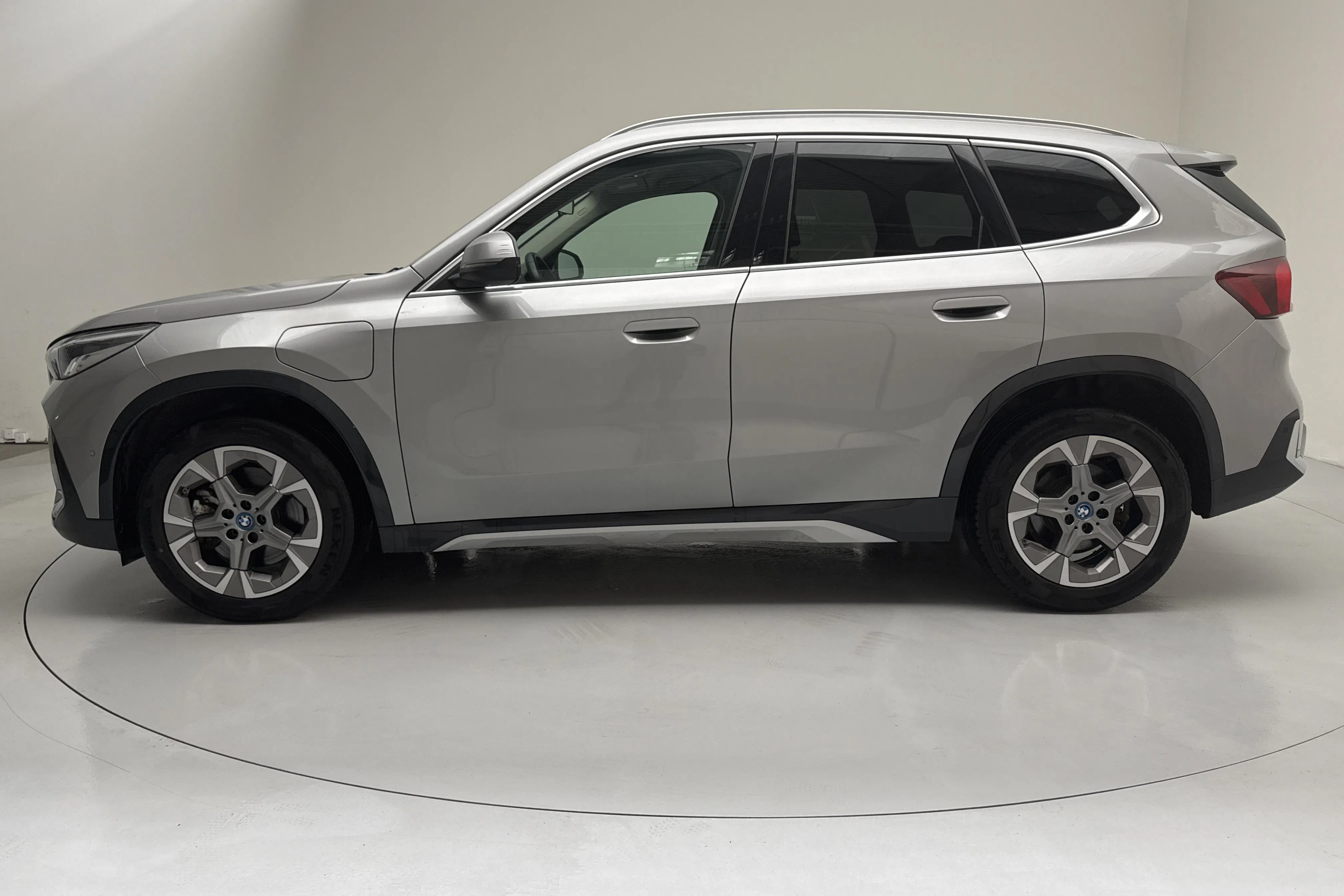 Presentationsfoto 2 av 18: BMW X1 xDrive30e, U11 (326hk) - 6 781 mil - Automat - grå - 2024