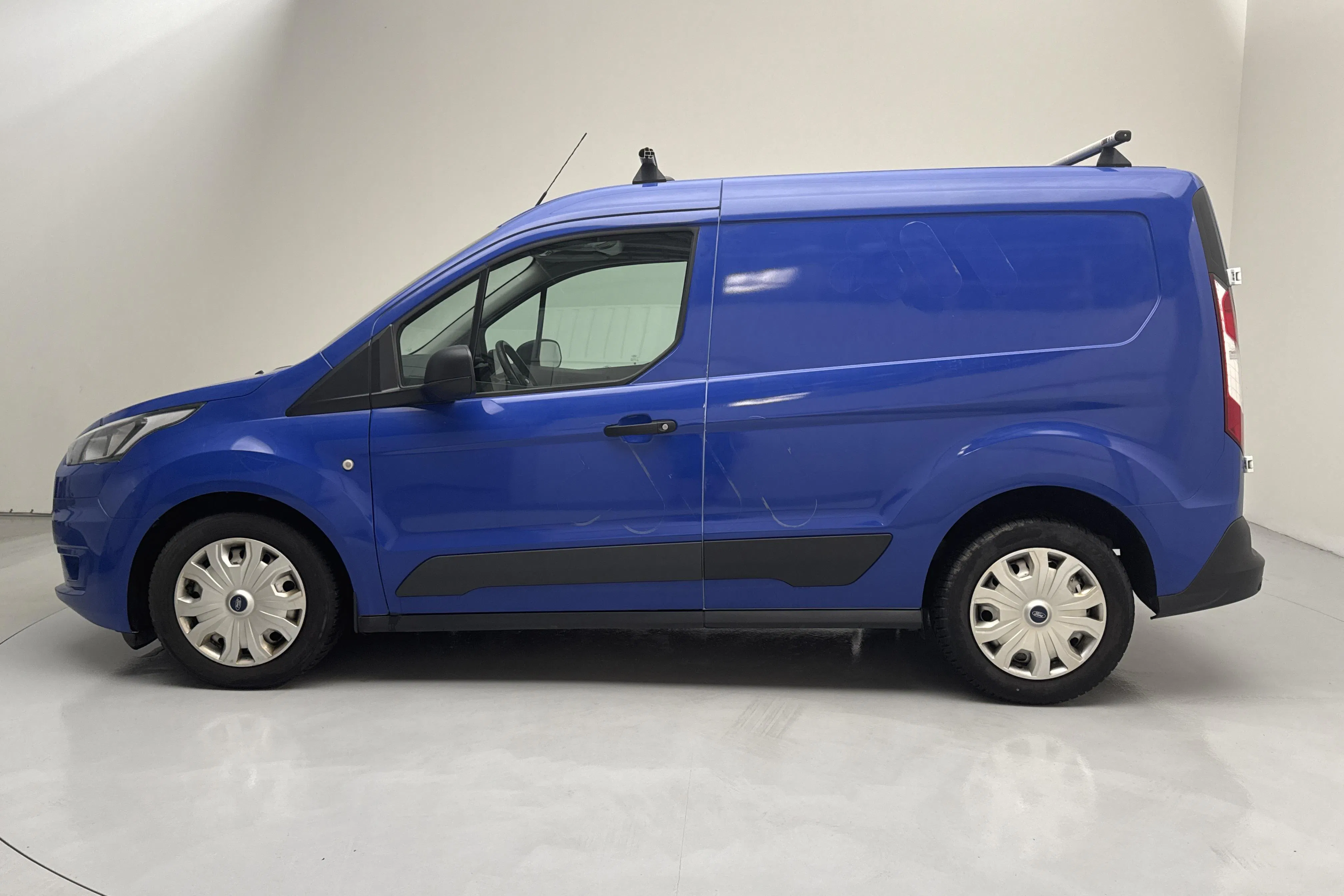 Presentationsfoto 2 av 15: Ford Transit Connect 1.5 EcoBlue (100hk) - 20 497 mil - Manuell - vit - 2020
