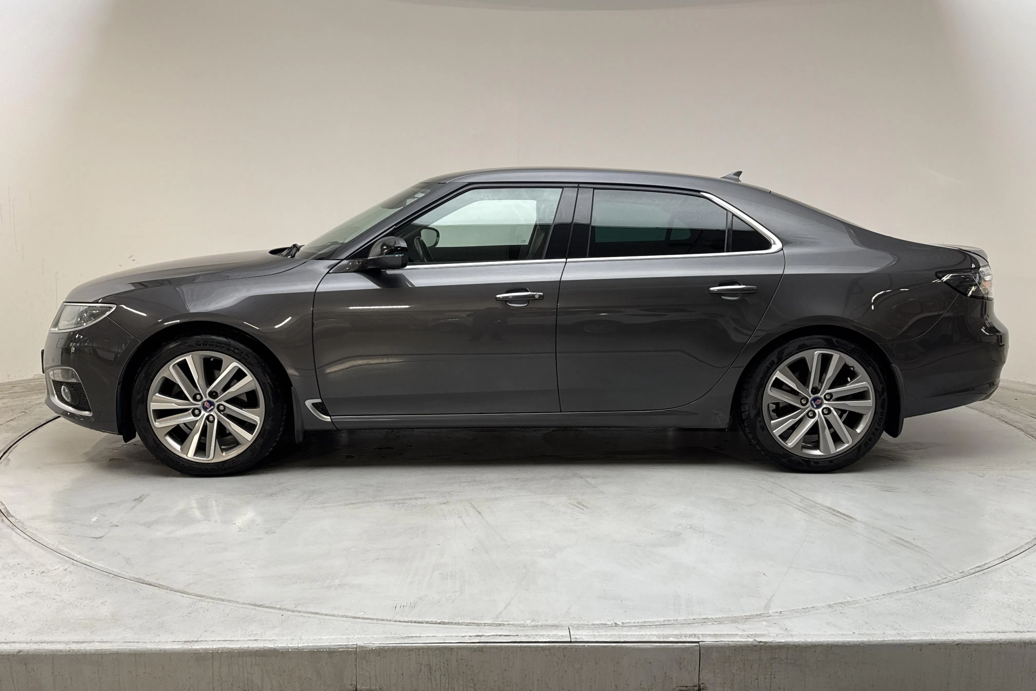 Presentation photo 2 of 14: Saab 9-5 2.0 Turbo4 BioPower XWD (220hk) - 195 330 km - Automatic - gray - 2011