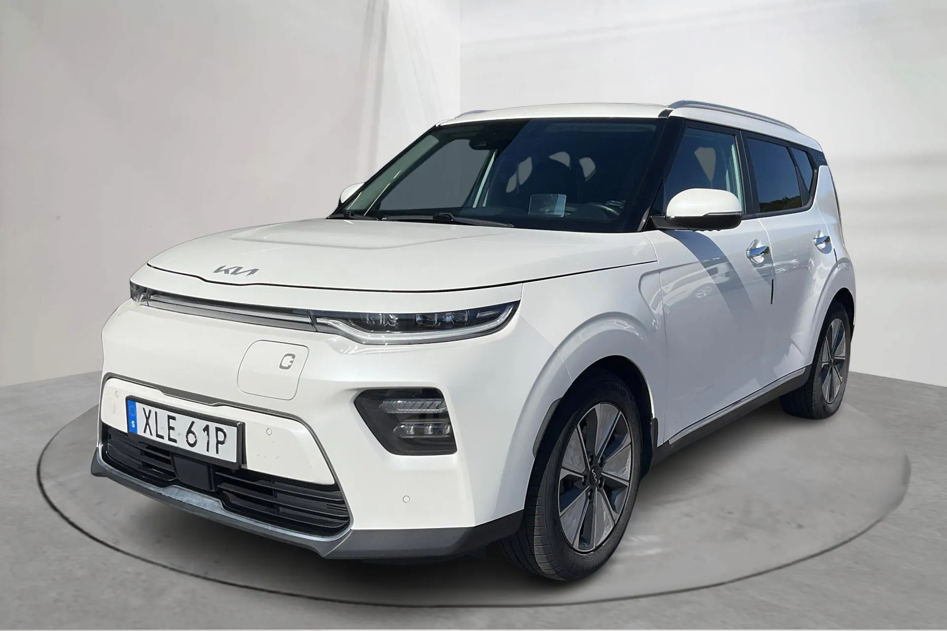 Presentationsfoto 1 av 18: KIA e-Soul Long Range 64kWh (204hk) - 9 968 mil - Automat - vit - 2022