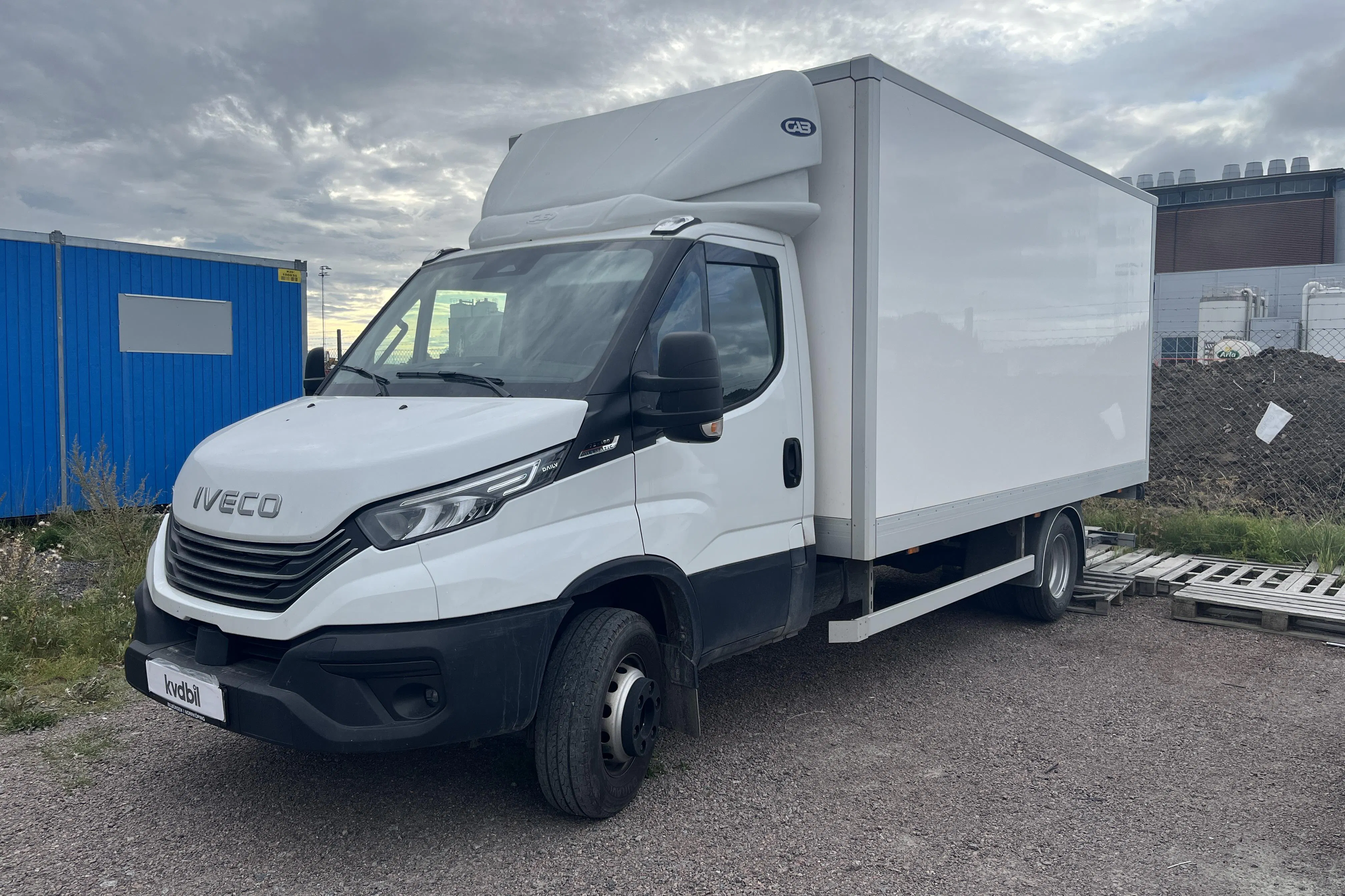 Presentation photo 1 of 44: Iveco Daily 70C - 42 839 km - Automatic - white - 2024