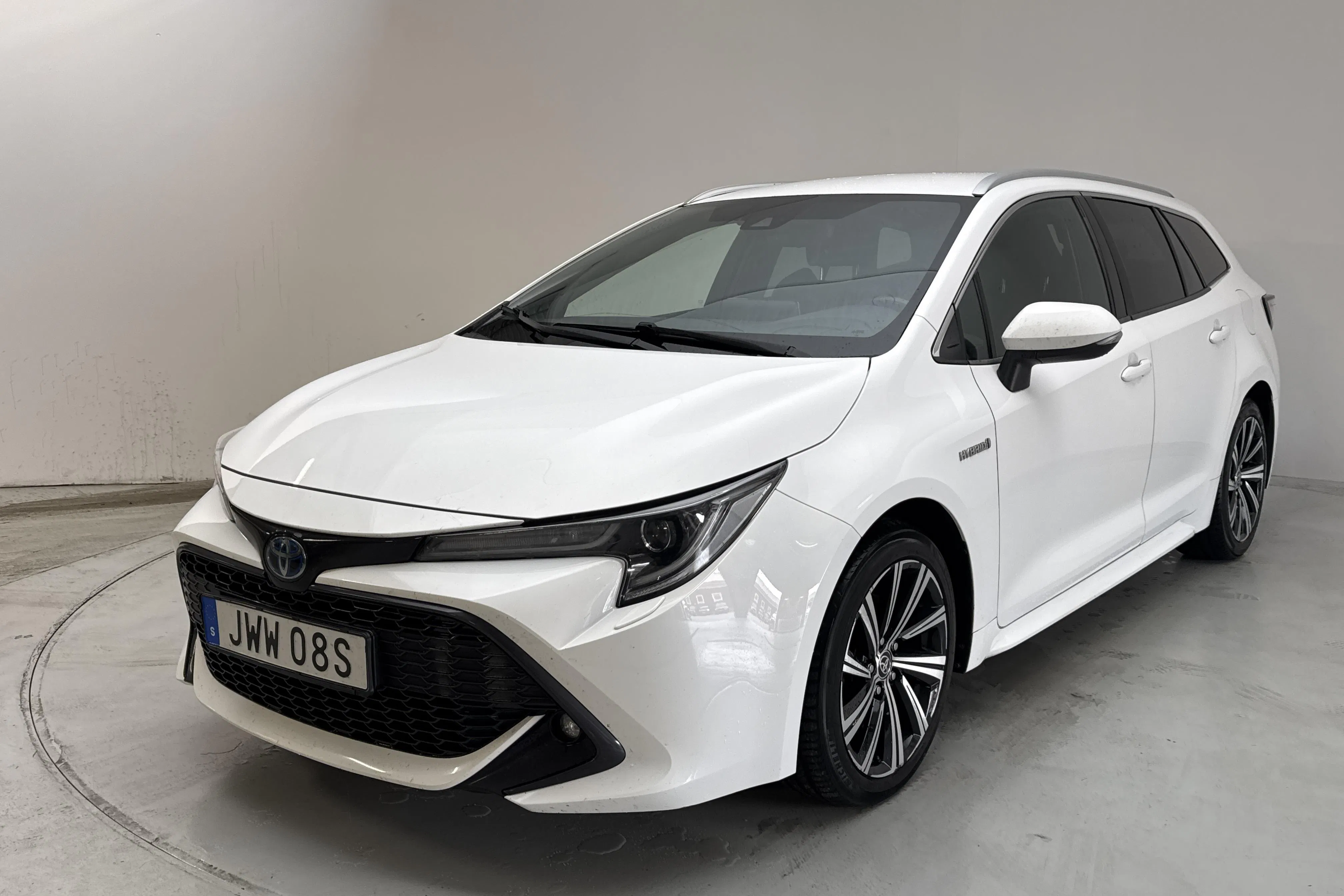 Presentationsfoto 1 av 14: Toyota Corolla 2.0 Hybrid Touring Sports (184hk) - 14 248 mil - Automat - vit - 2021
