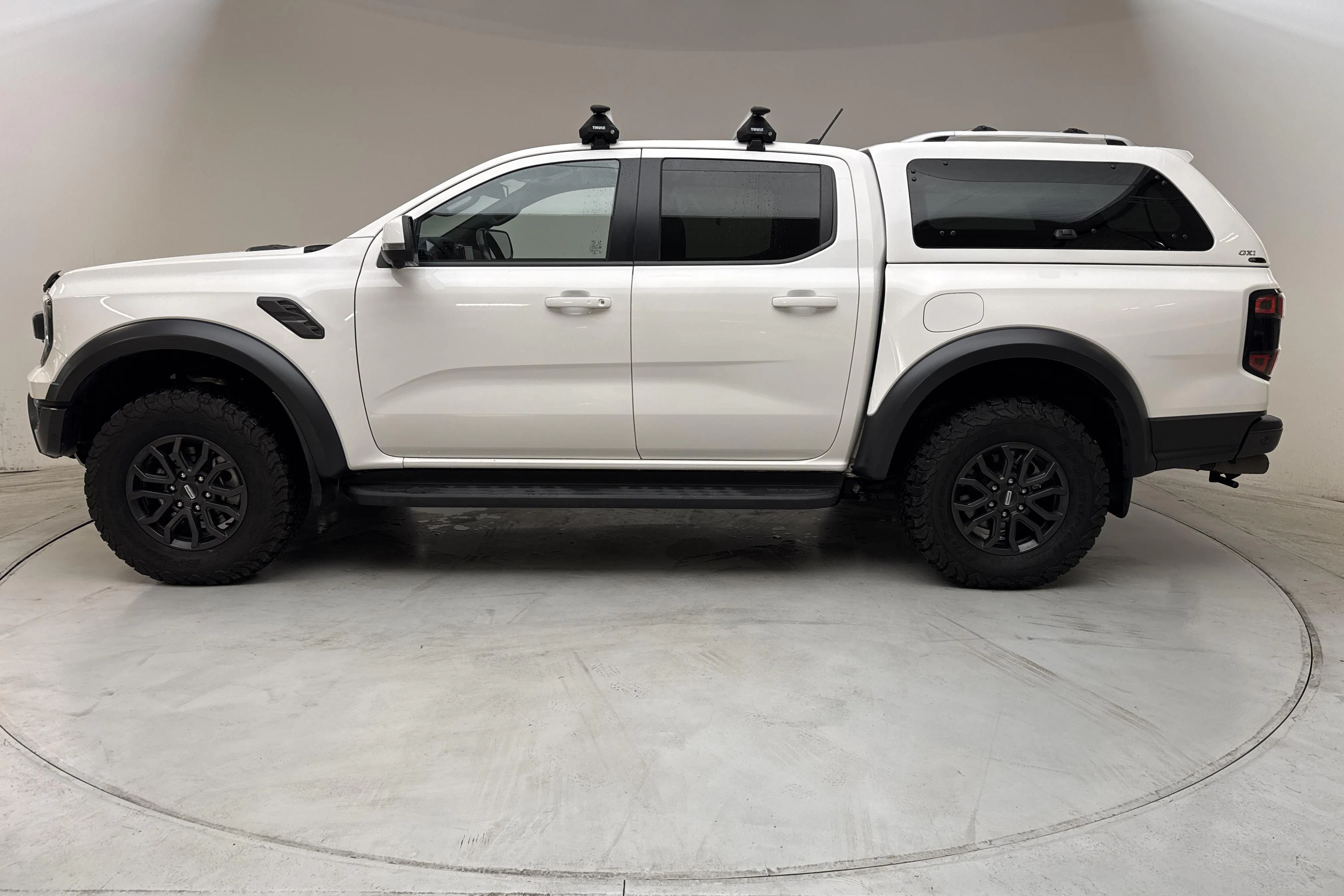 Presentationsfoto 2 av 14: Ford Ranger 3.0L V6 Bi-Turbo 4WD (292hk) - 4 356 mil - Automat - vit - 2023