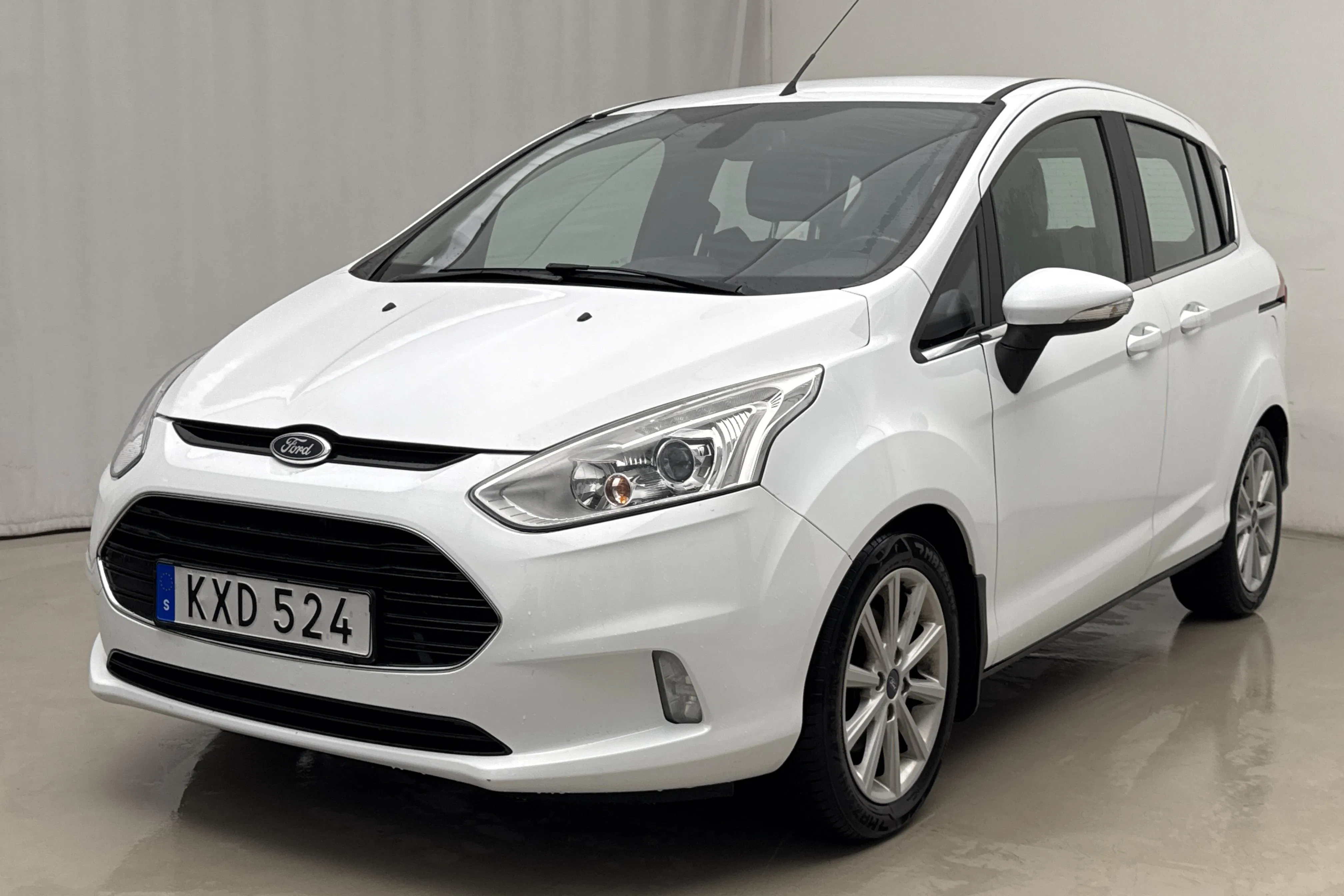 Presentationsfoto 1 av 15: Ford B-Max 1.6 Duratec (105hk) - 13 747 mil - Automat - vit - 2015