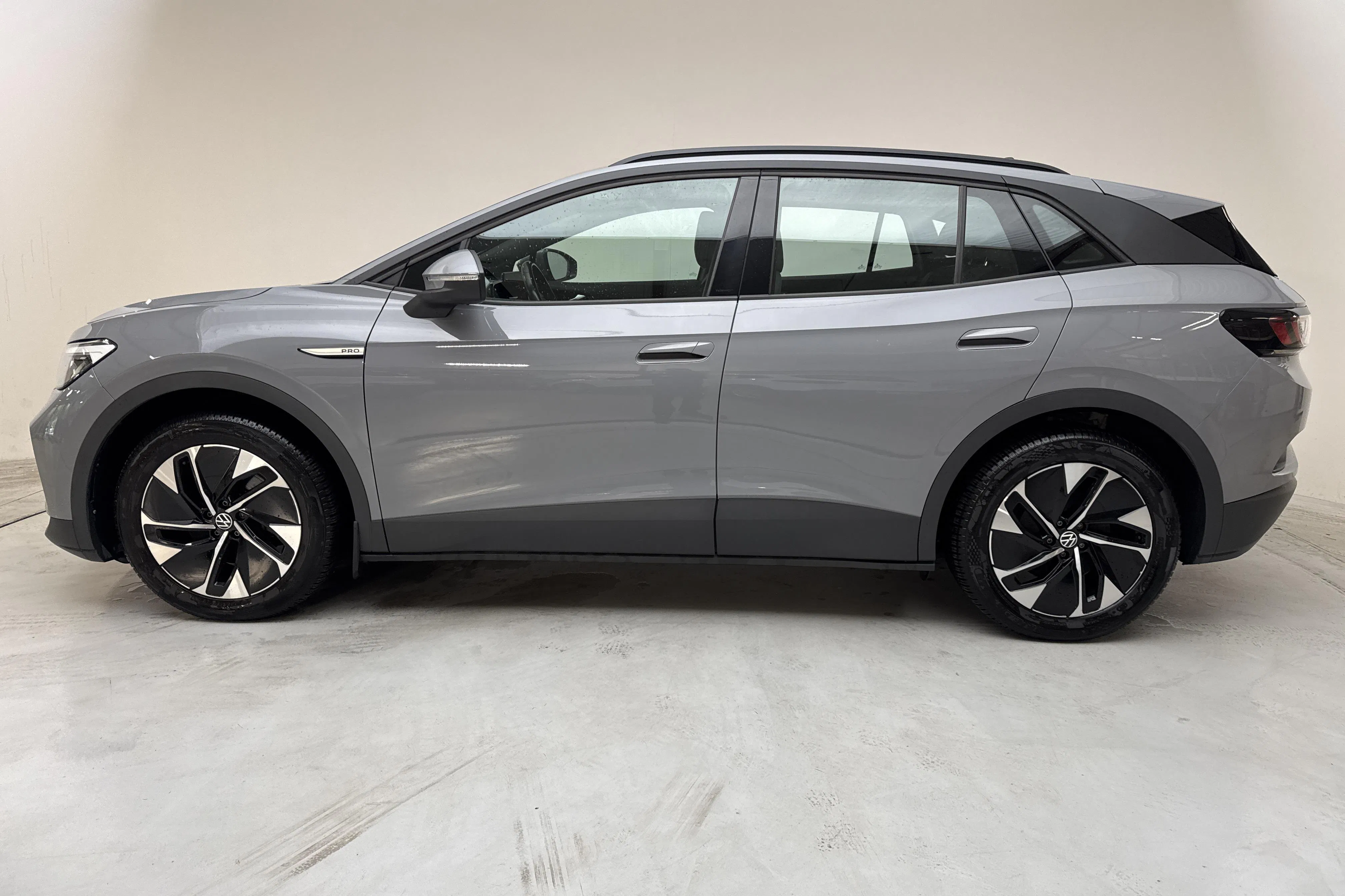Presentationsfoto 2 av 15: VW ID.4 77kWh (204hk) - 13 737 mil - Automat - grå - 2022