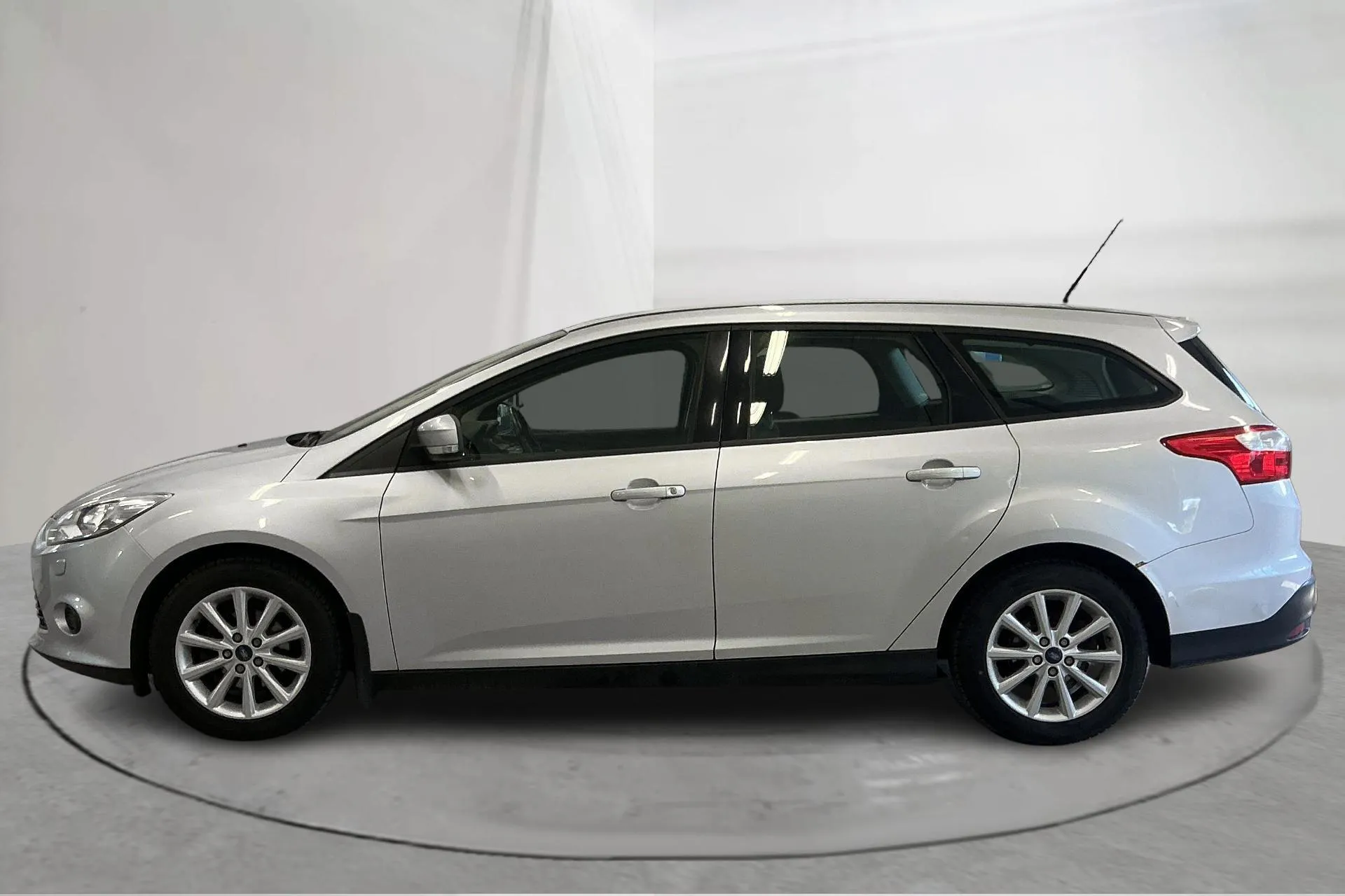 Presentationsfoto 2 av 12: Ford Focus 1.0 EcoBoost Kombi (125hk) - 14 444 mil - Manuell - grå - 2013