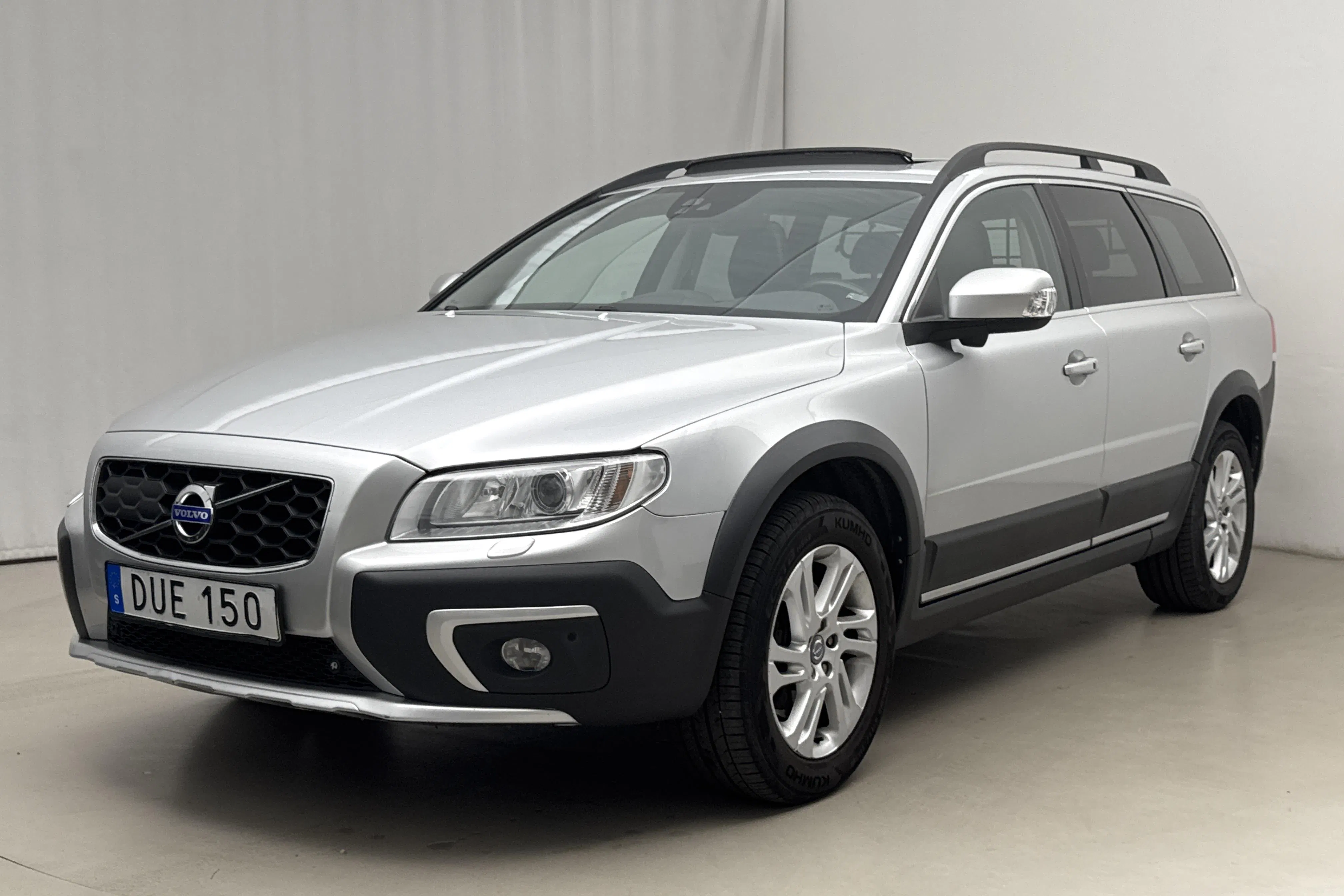 Presentationsfoto 1 av 24: Volvo XC70 II D4 AWD (181hk) - 19 248 mil - Automat - silver - 2015