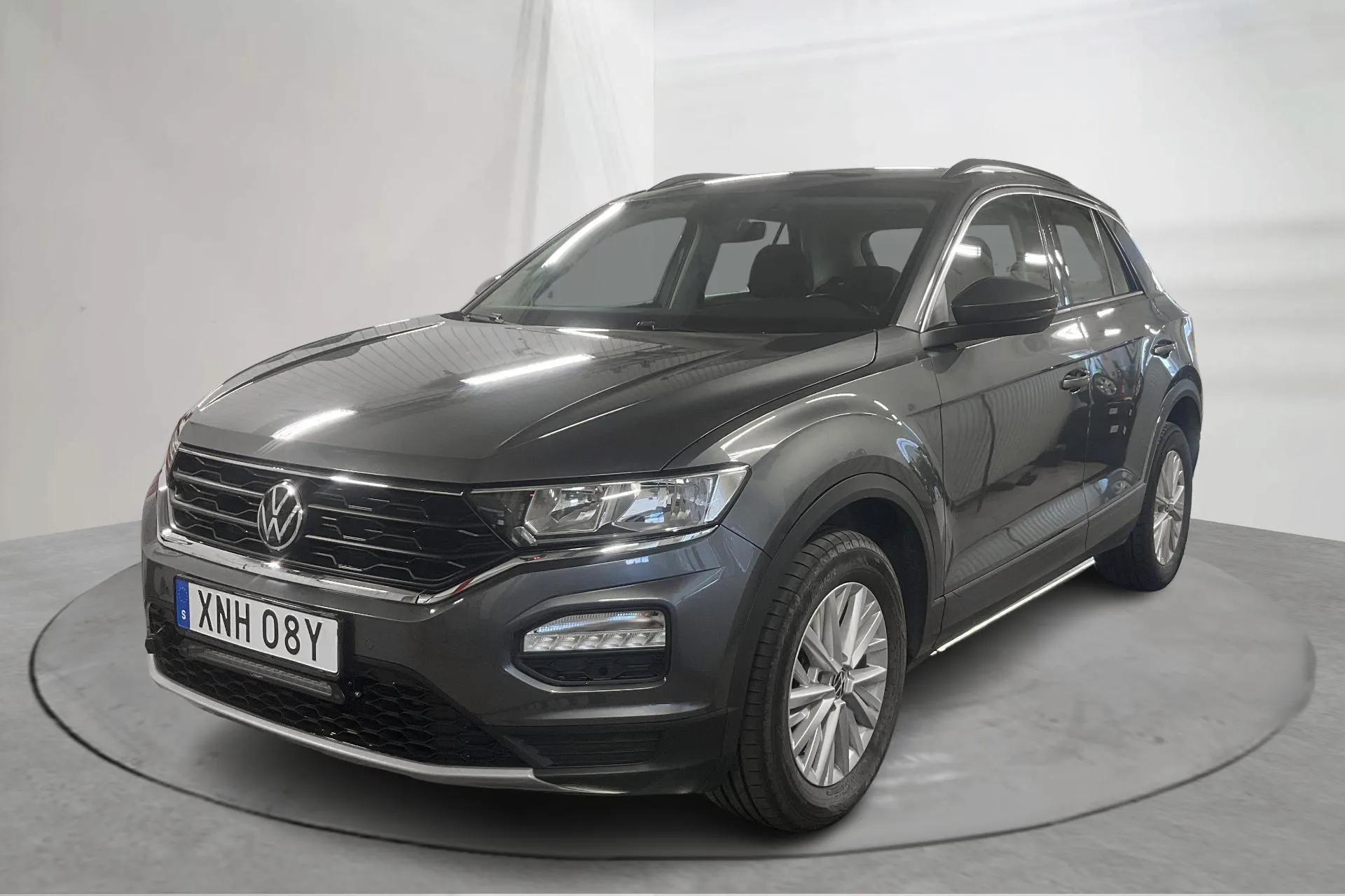 Presentationsfoto 1 av 14: VW T-Roc 2.0 TDI 4MOTION (150hk) - 12 880 mil - Automat - Mörkgrå - 2021
