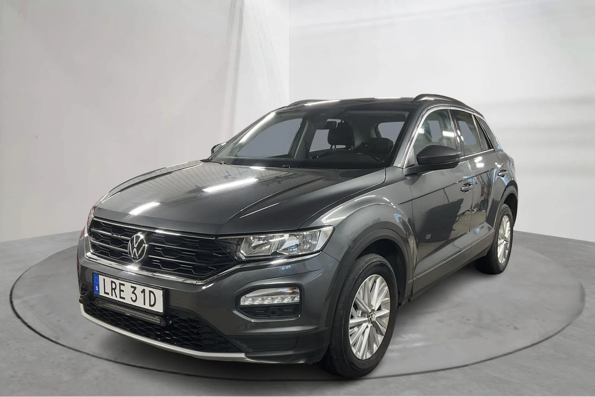 Presentationsfoto 1 av 14: VW T-Roc 2.0 TDI 4MOTION (150hk) - 15 057 mil - Automat - Mörkgrå - 2021