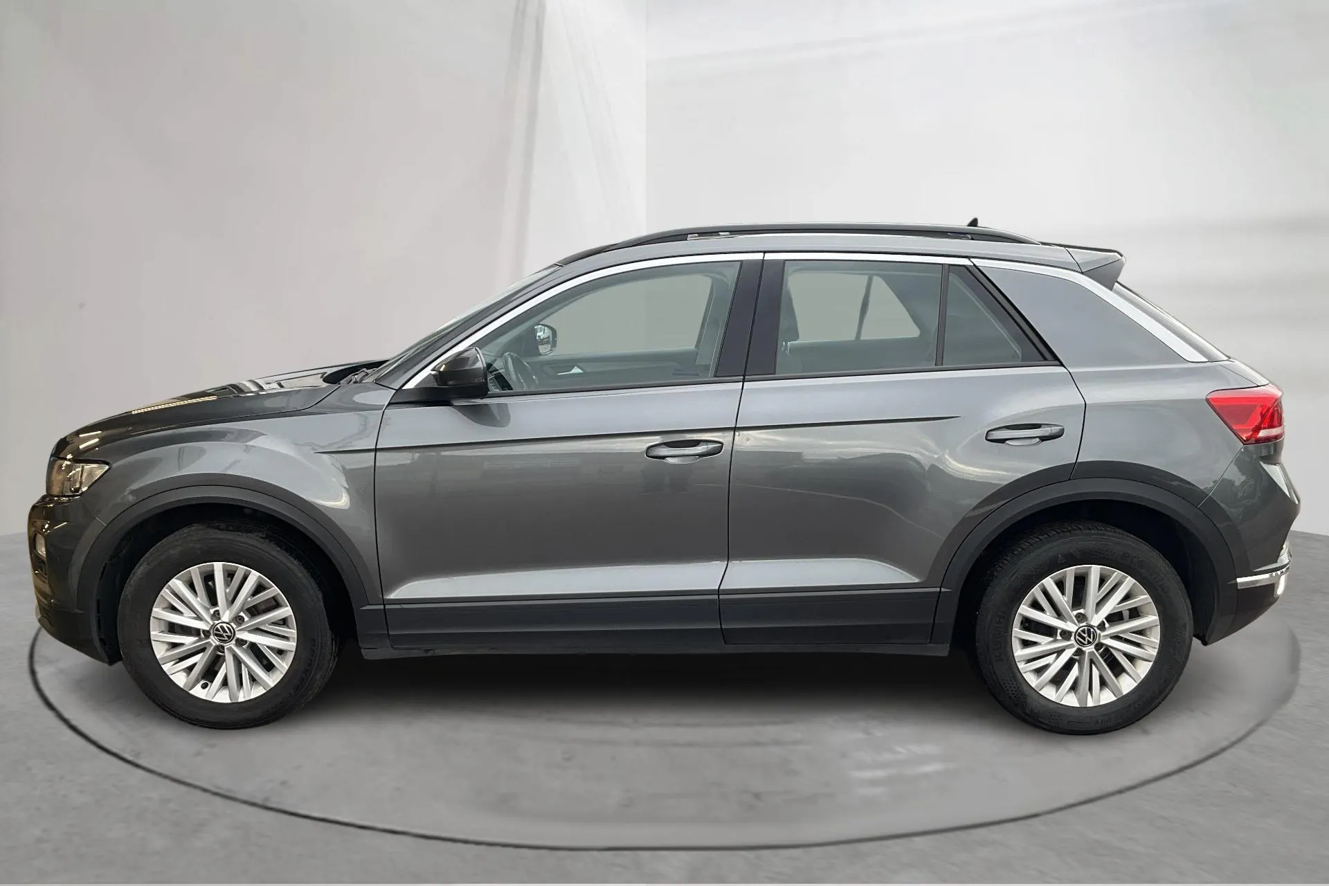 Presentationsfoto 2 av 14: VW T-Roc 2.0 TDI 4MOTION (150hk) - 15 057 mil - Automat - Mörkgrå - 2021