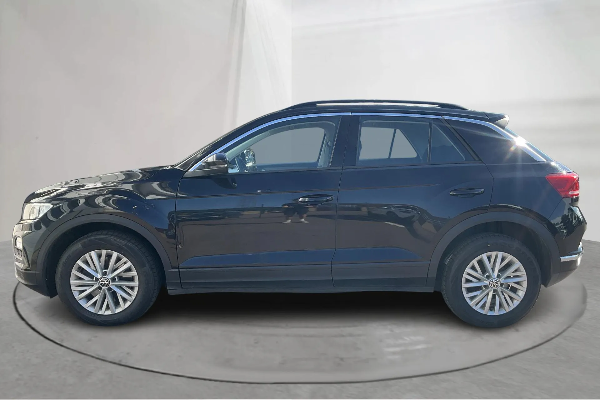 Presentation photo 2 of 14: VW T-Roc 2.0 TDI 4MOTION (150hk) - 143 410 km - Automatic - black - 2021