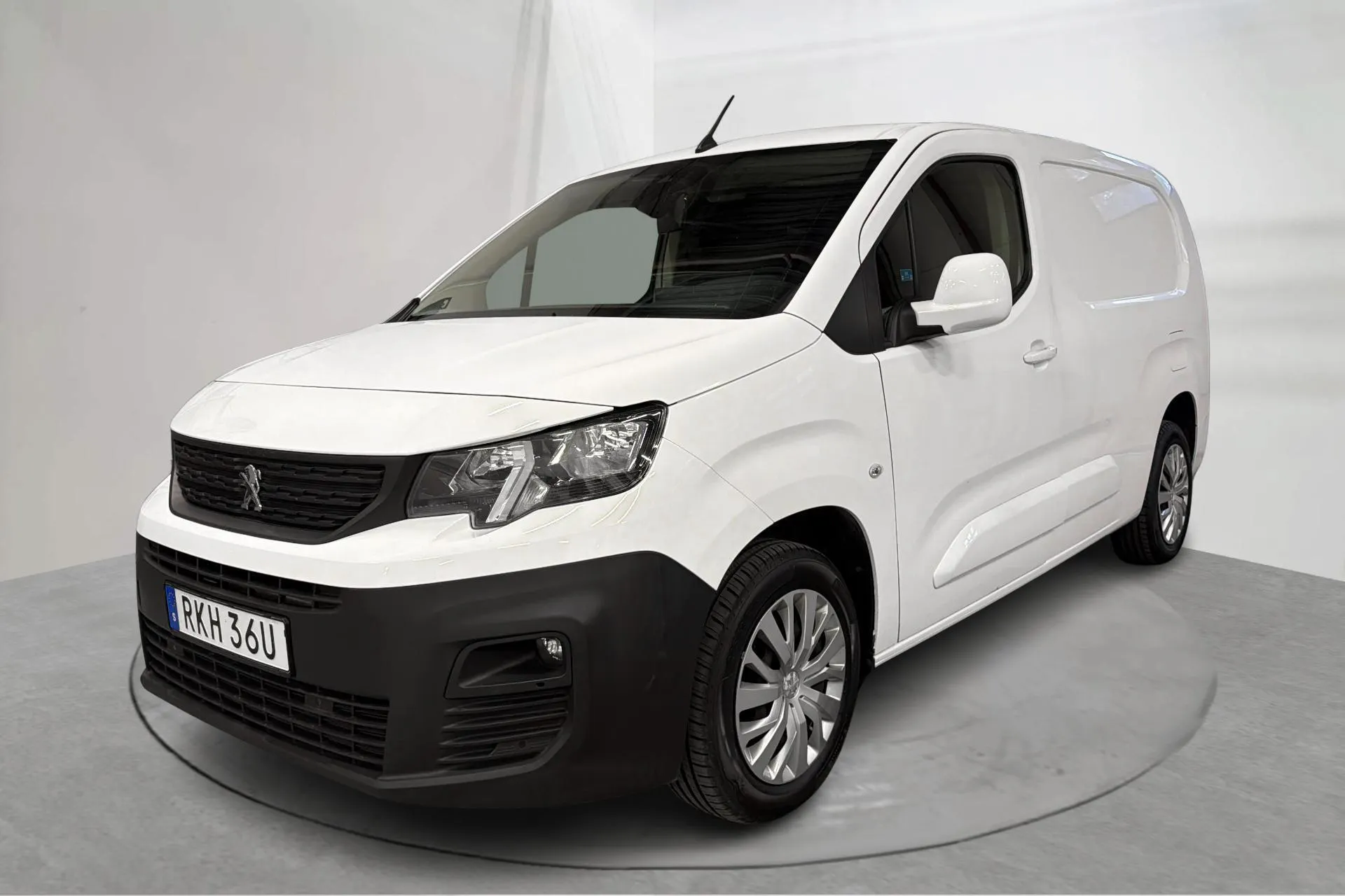 Presentationsfoto 1 av 15: Peugeot Partner 1.5 HDI Skåp (130hk) - 11 225 mil - Automat - vit - 2020