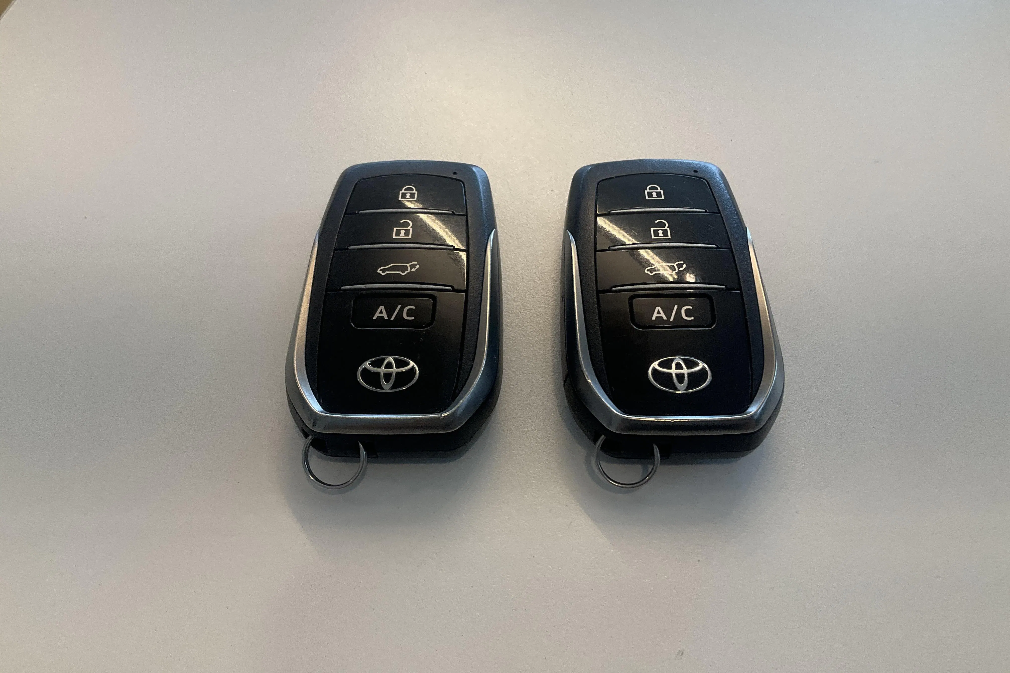 Presentationsfoto 22 av 22: Toyota RAV4 2.5 Plug-in Hybrid AWDi (306hk) - 6 995 mil - Automat - grå - 2023