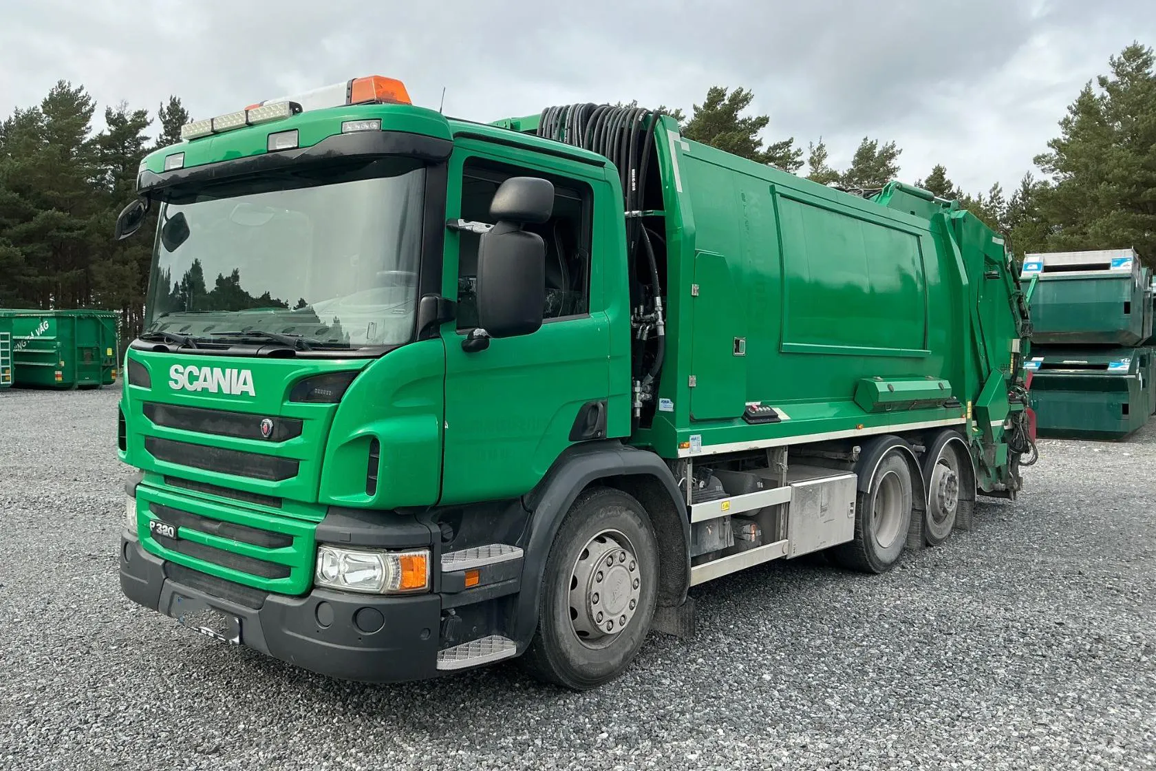 Presentation photo 1 of 24: Scania P320 - 398 563 km - Automatic - green - 2016