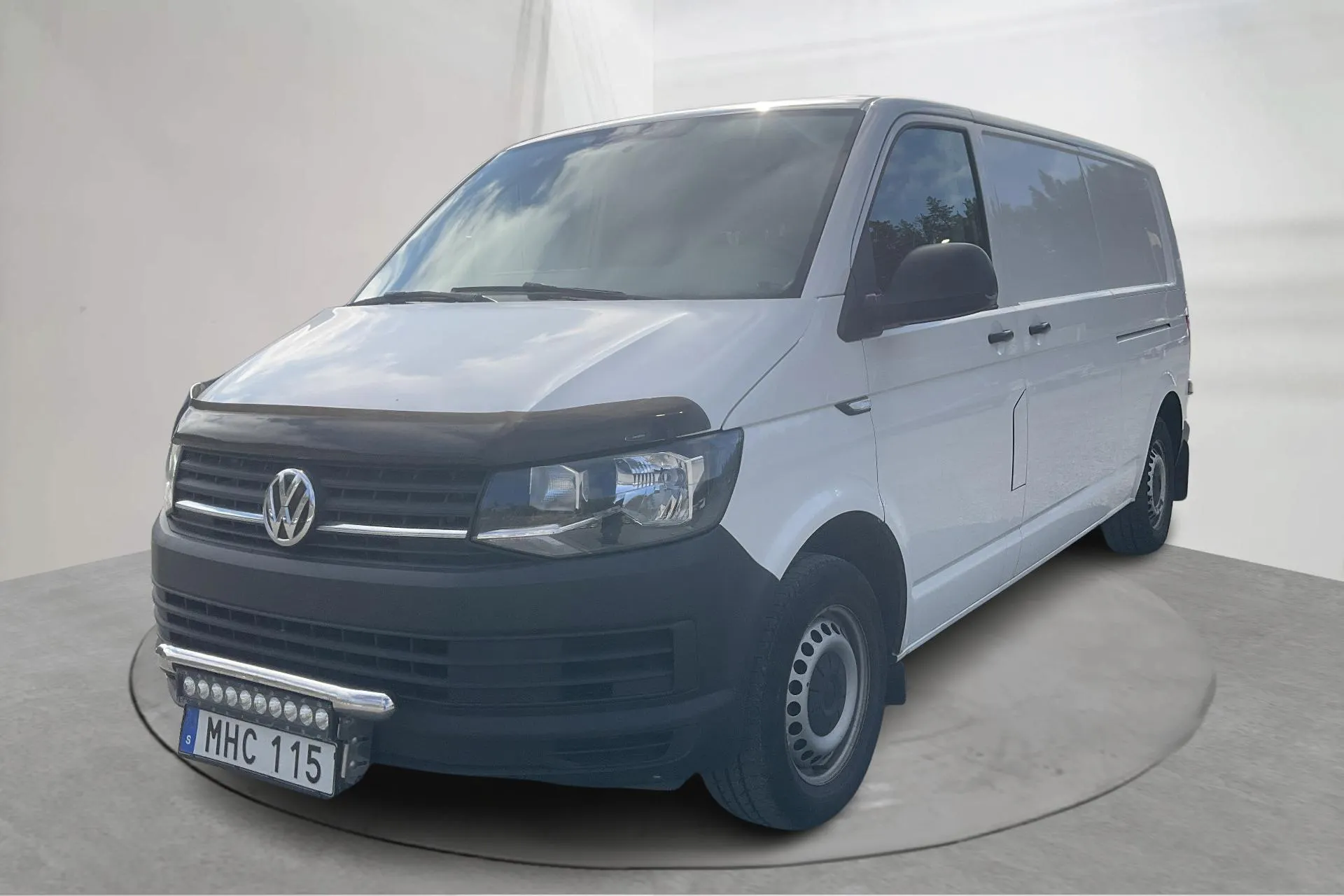 Presentation photo 1 of 18: VW Transporter T6 2.0 TDI BMT Skåp (140hk) - 124 790 km - Automatic - white - 2016
