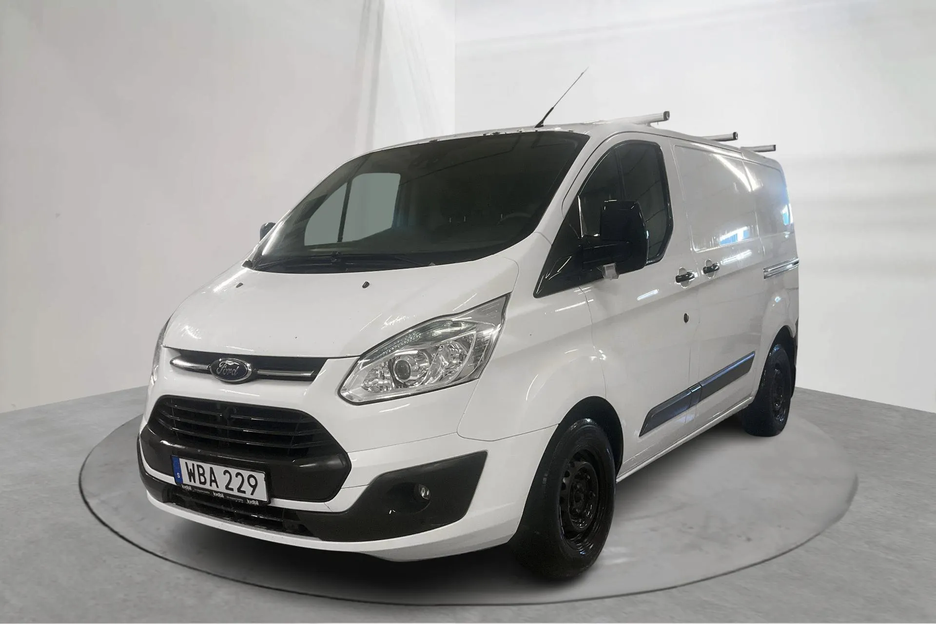 Presentationsfoto 1 av 19: Ford Transit Custom 300 (125hk) - 19 820 mil - Manuell - vit - 2015