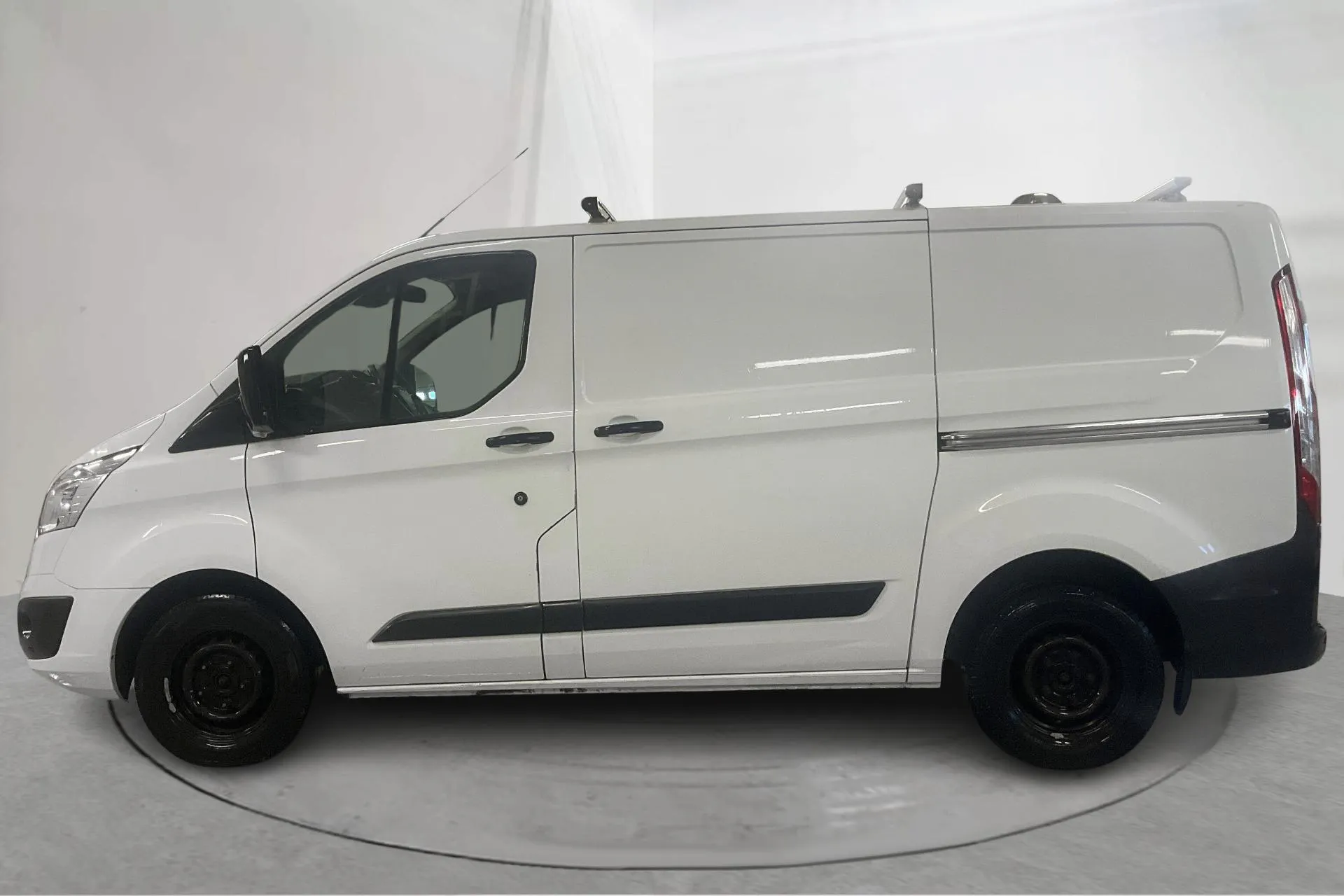 Presentationsfoto 2 av 19: Ford Transit Custom 300 (125hk) - 19 820 mil - Manuell - vit - 2015