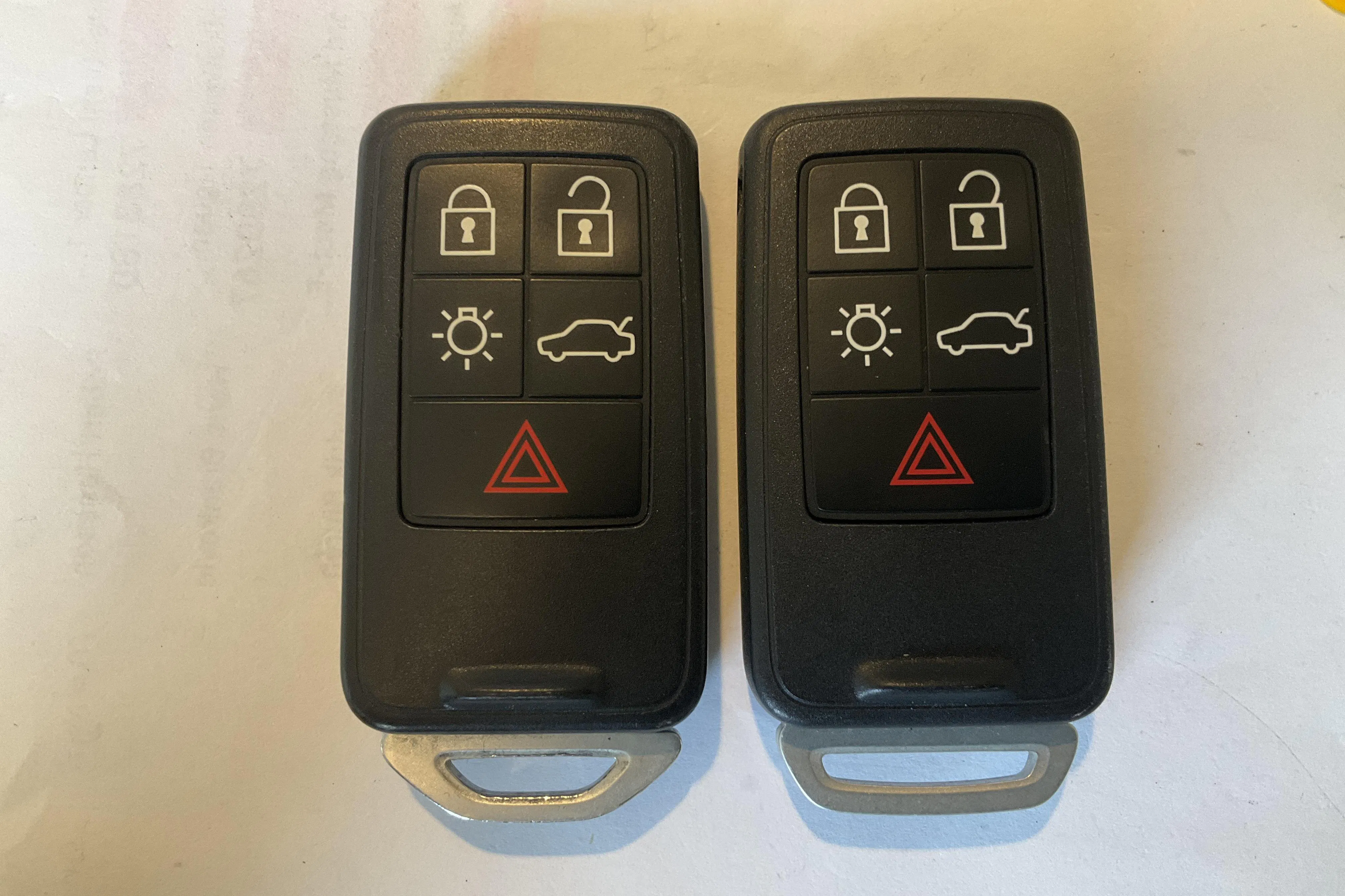 Presentationsfoto 13 av 13: Volvo V40 T3 (152hk) - 6 479 mil - Automat - silver - 2018