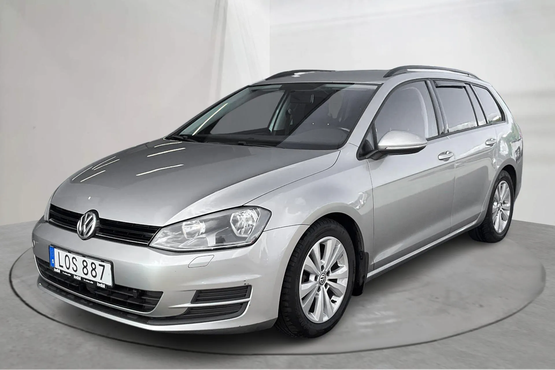 Presentationsfoto 1 av 15: VW Golf VII 1.2 TSI Sportscombi (105hk) - 26 617 mil - Manuell - silver - 2015