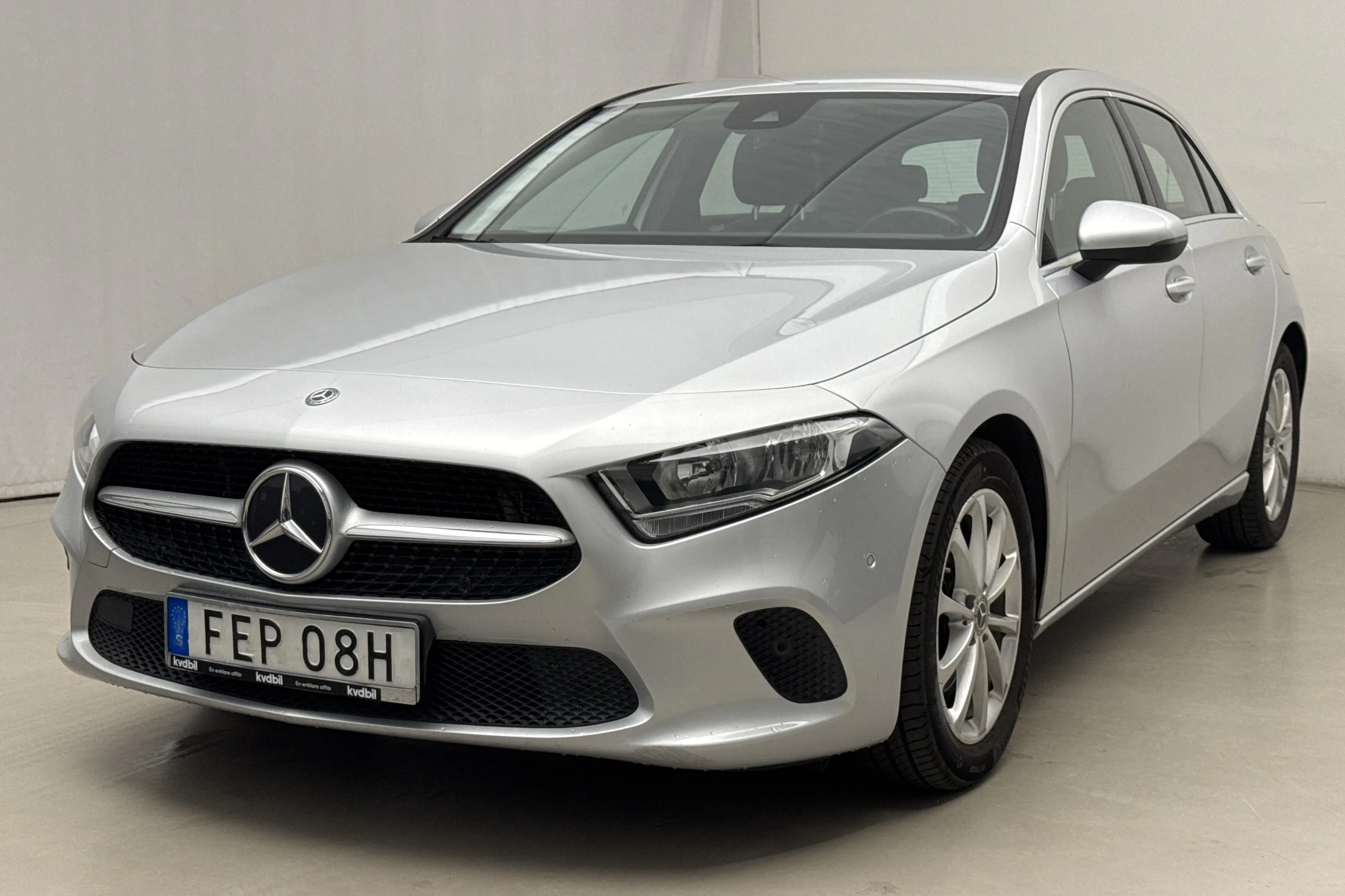 Presentation photo 1 of 18: Mercedes A 200 5dr W177 (163hk) - 87 640 km - Automatic - silver - 2018