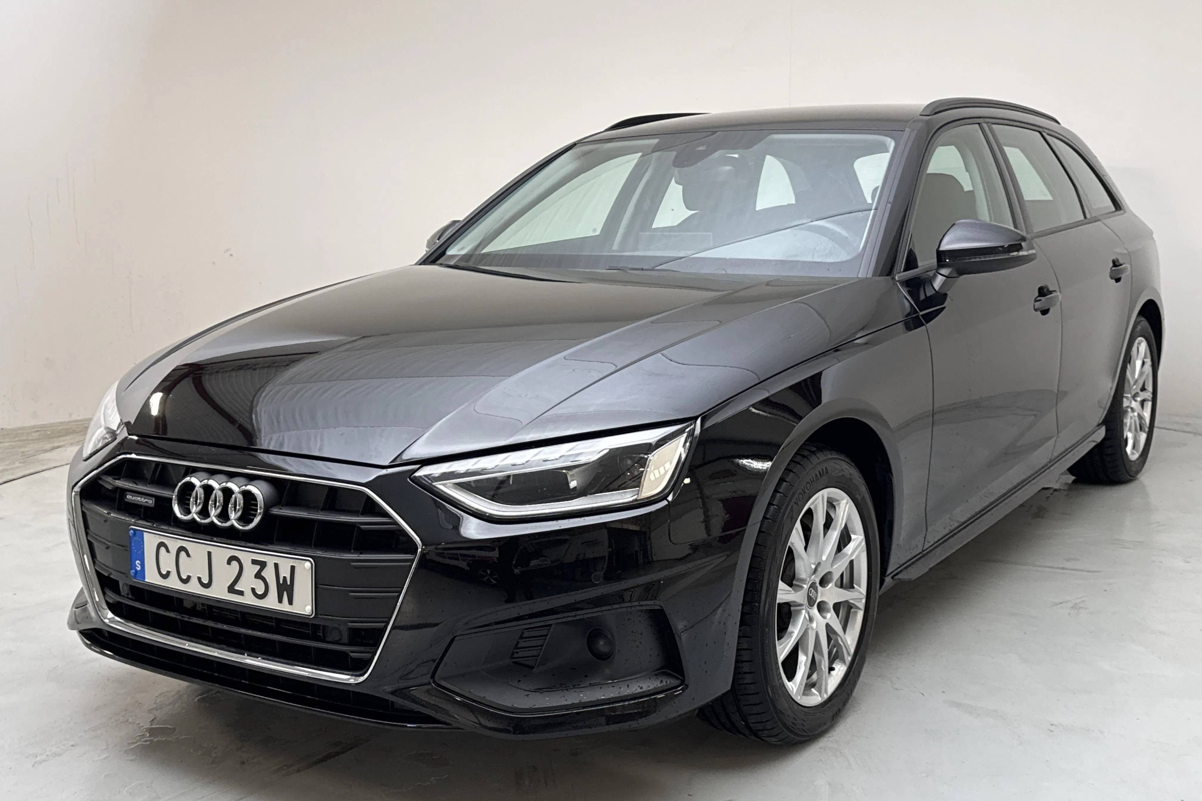Presentationsfoto 1 av 14: Audi A4 Avant 40 TDI quattro (204hk) - 9 354 mil - Automat - svart - 2023