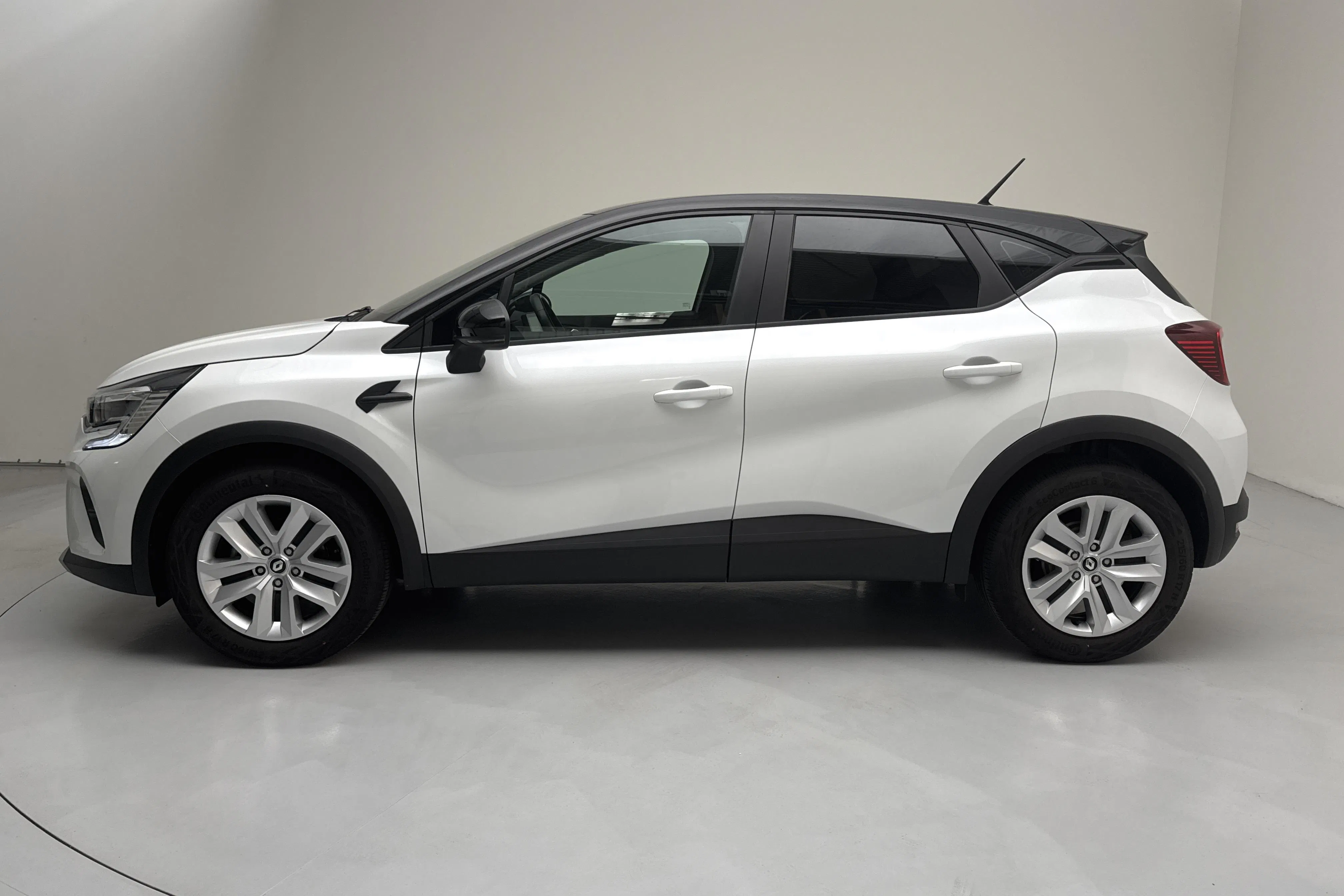 Presentation photo 2 of 13: Renault Captur 1.0 TCe (90hk) - 25 390 km - Manual - 2022
