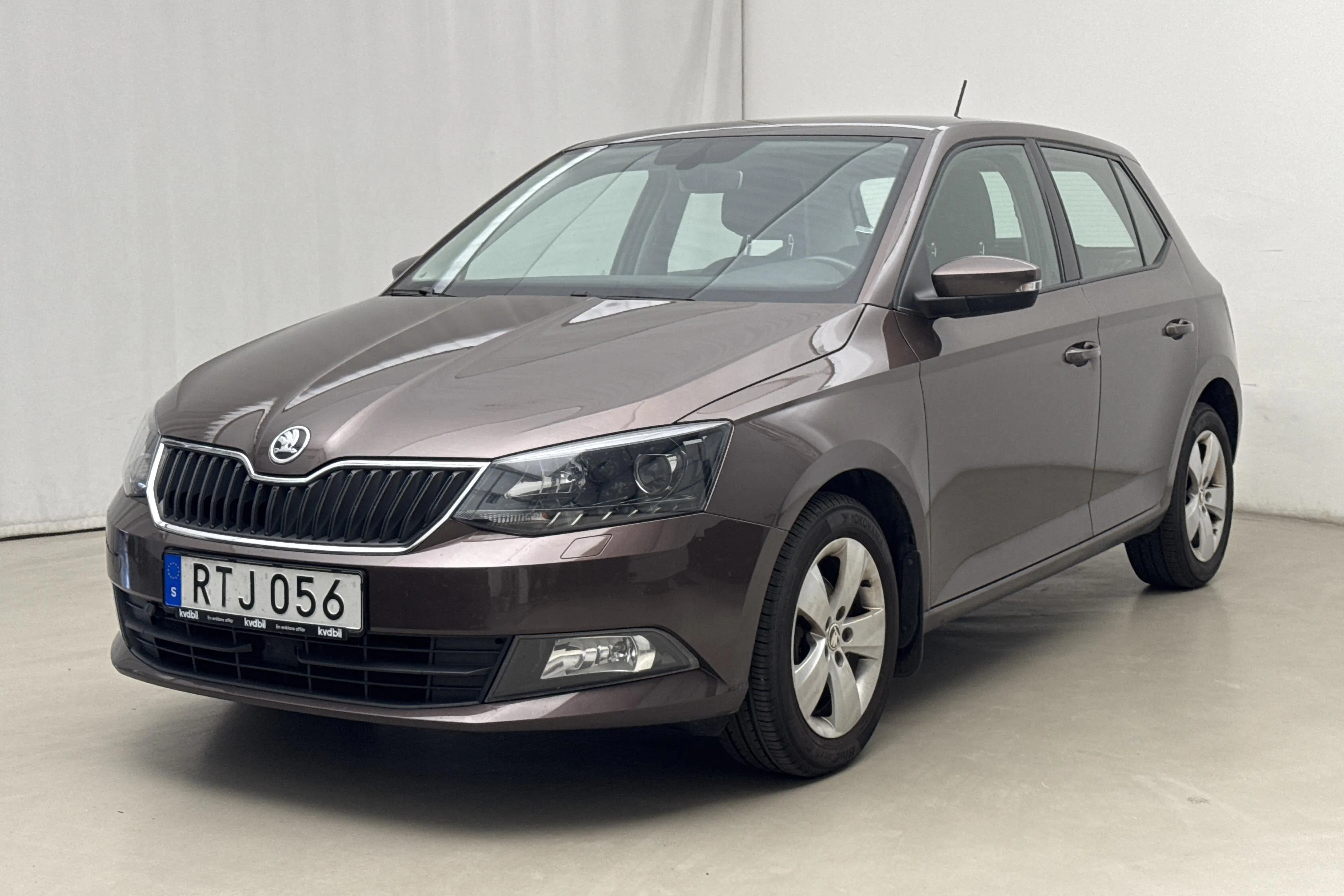 Presentationsfoto 1 av 15: Skoda Fabia 1.2 TSI (90hk) - 14 157 mil - Manuell - brun - 2015