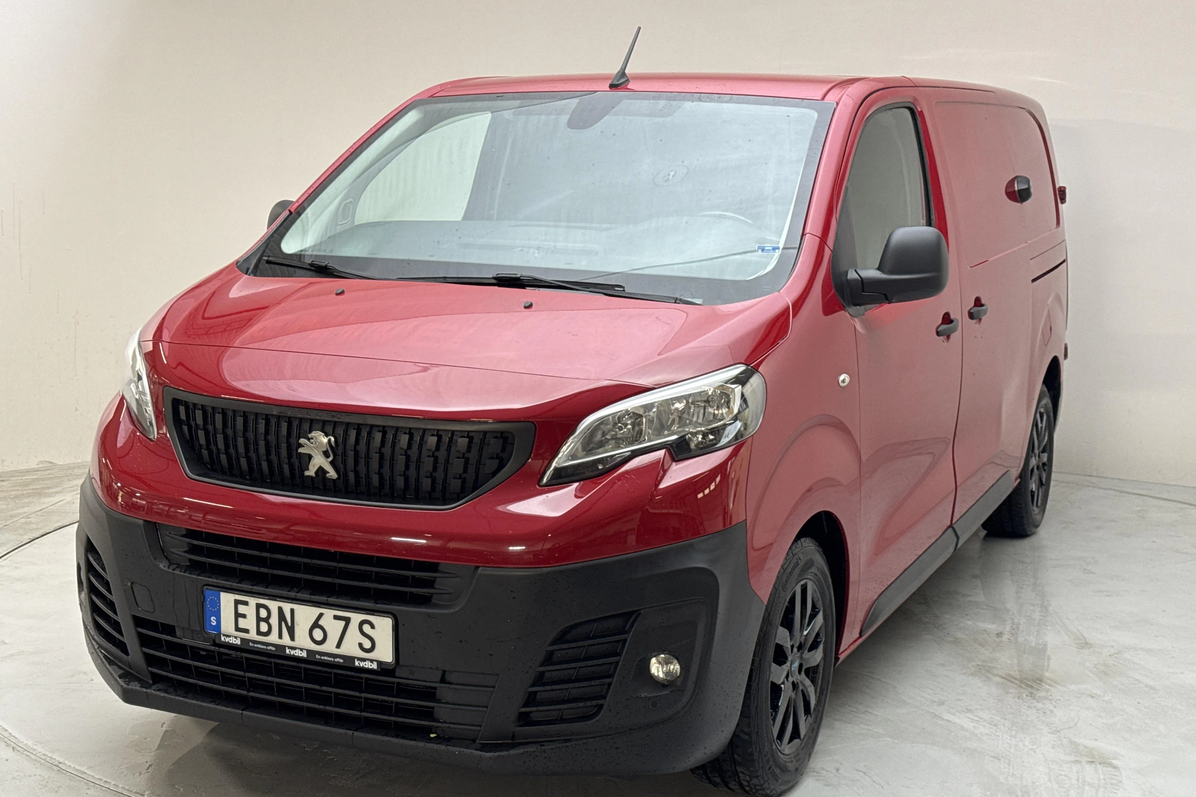 Presentation photo 1 of 12: Peugeot Expert BlueHDi Skåp (177hk) - 115 670 km - Automatic - red - 2022