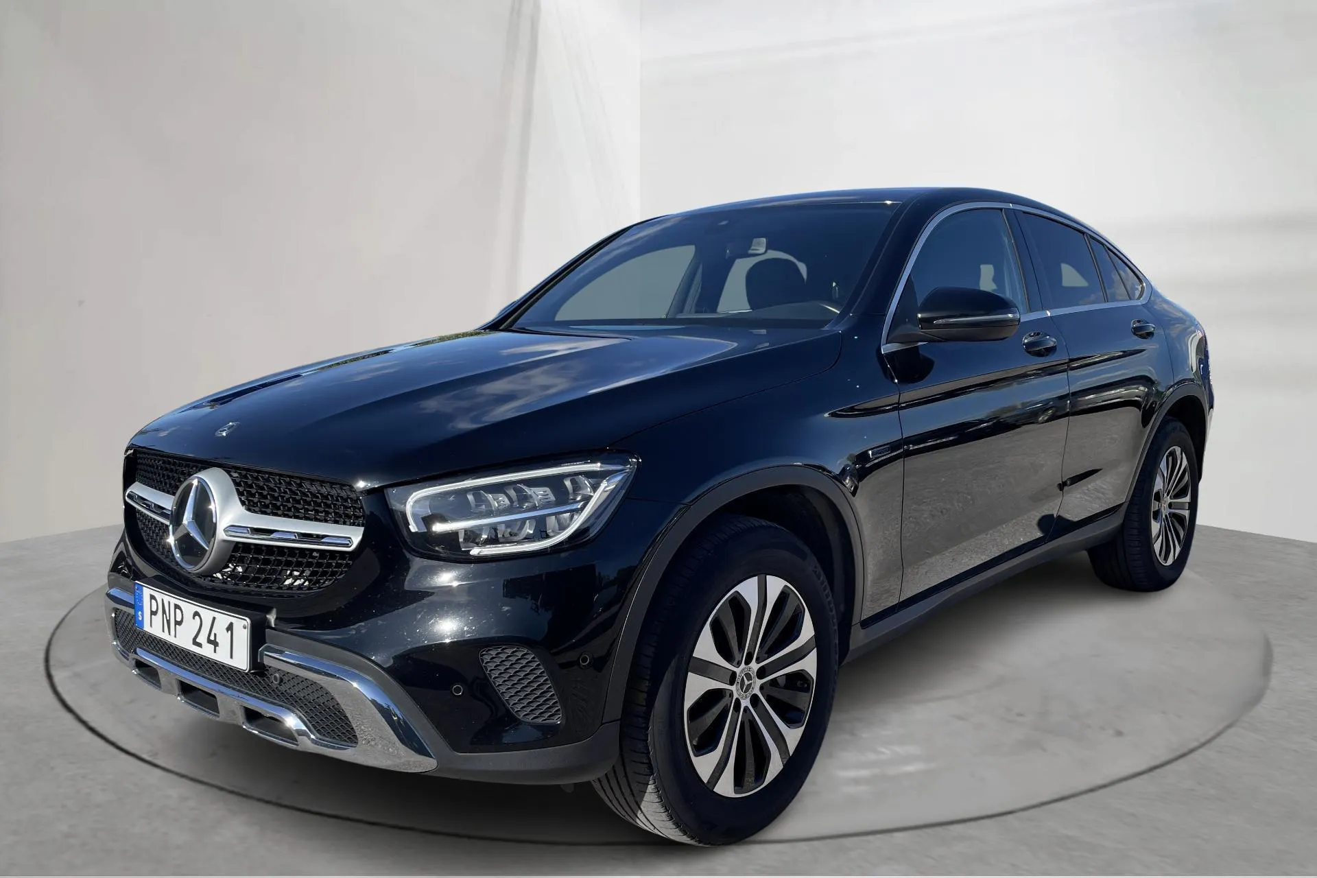 Presentationsfoto 1 av 25: Mercedes GLC 300 e 4MATIC Coupé C253 (333hk) - 7 556 mil - Automat - svart - 2021