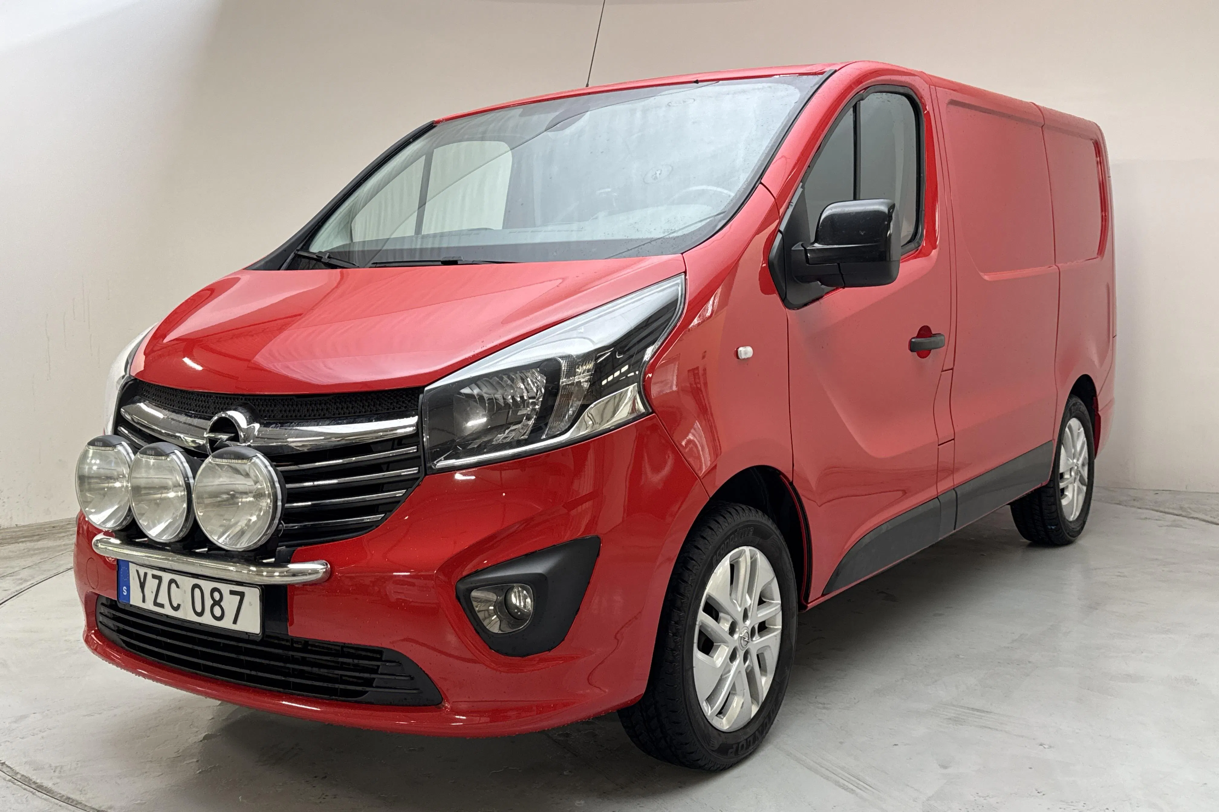Presentation photo 1 of 13: Opel Vivaro 1.6 CDTI (120hk) - 100 390 km - Manual - red - 2018
