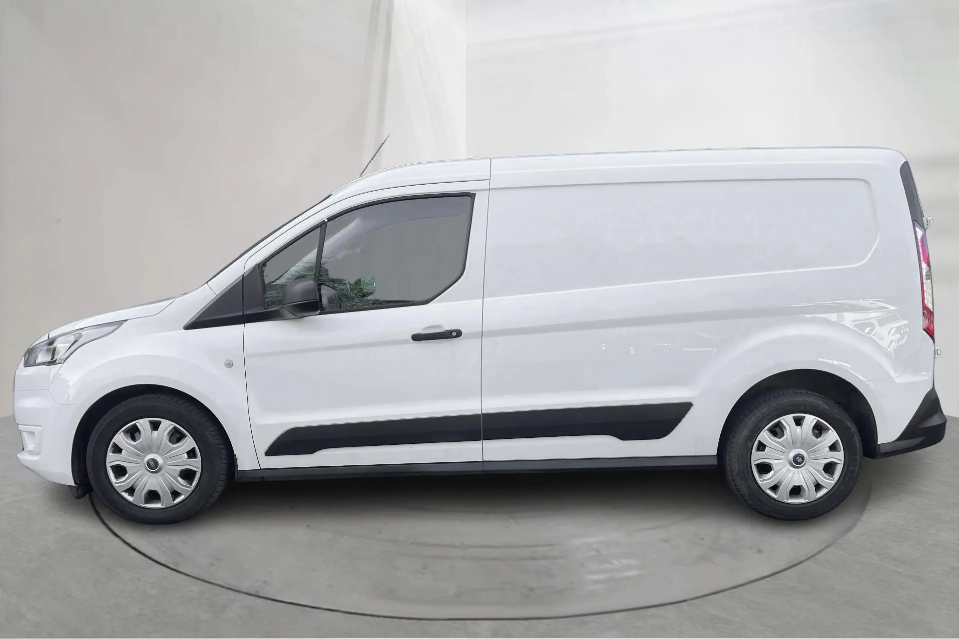 Presentationsfoto 2 av 16: Ford Transit Connect 1.5 EcoBlue (100hk) - 10 900 mil - Manuell - vit - 2020
