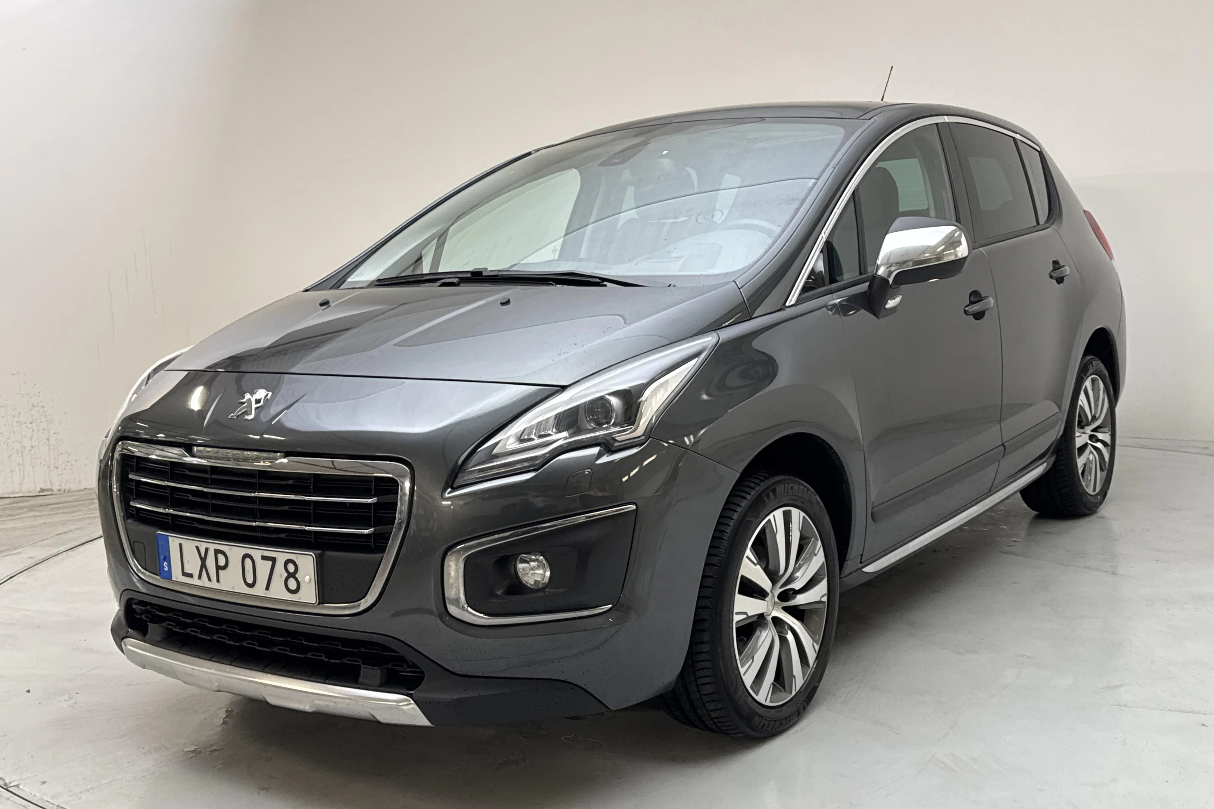 Presentationsfoto 1 av 15: Peugeot 3008 BlueHDi (120hk) - 6 844 mil - Automat - Mörkgrå - 2015