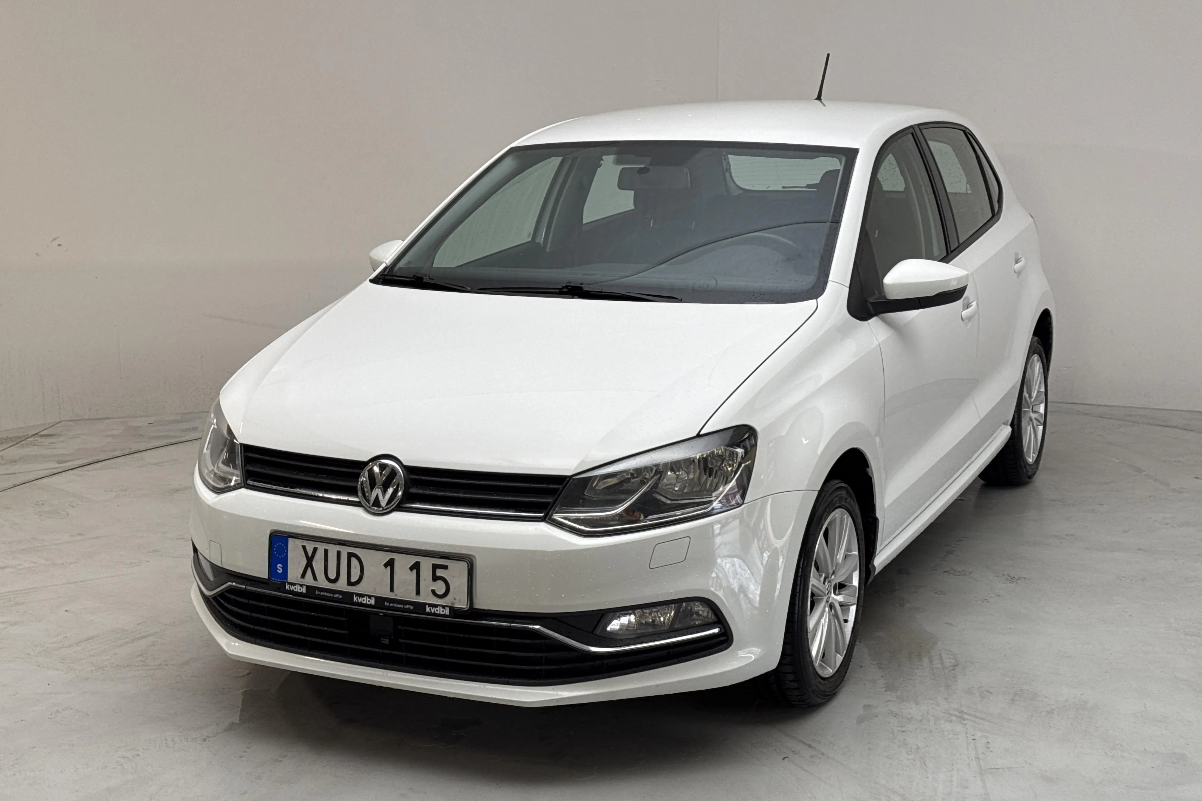 Presentationsfoto 1 av 12: VW Polo 1.2 TSI 5dr (90hk) - 12 136 mil - Manuell - vit - 2017