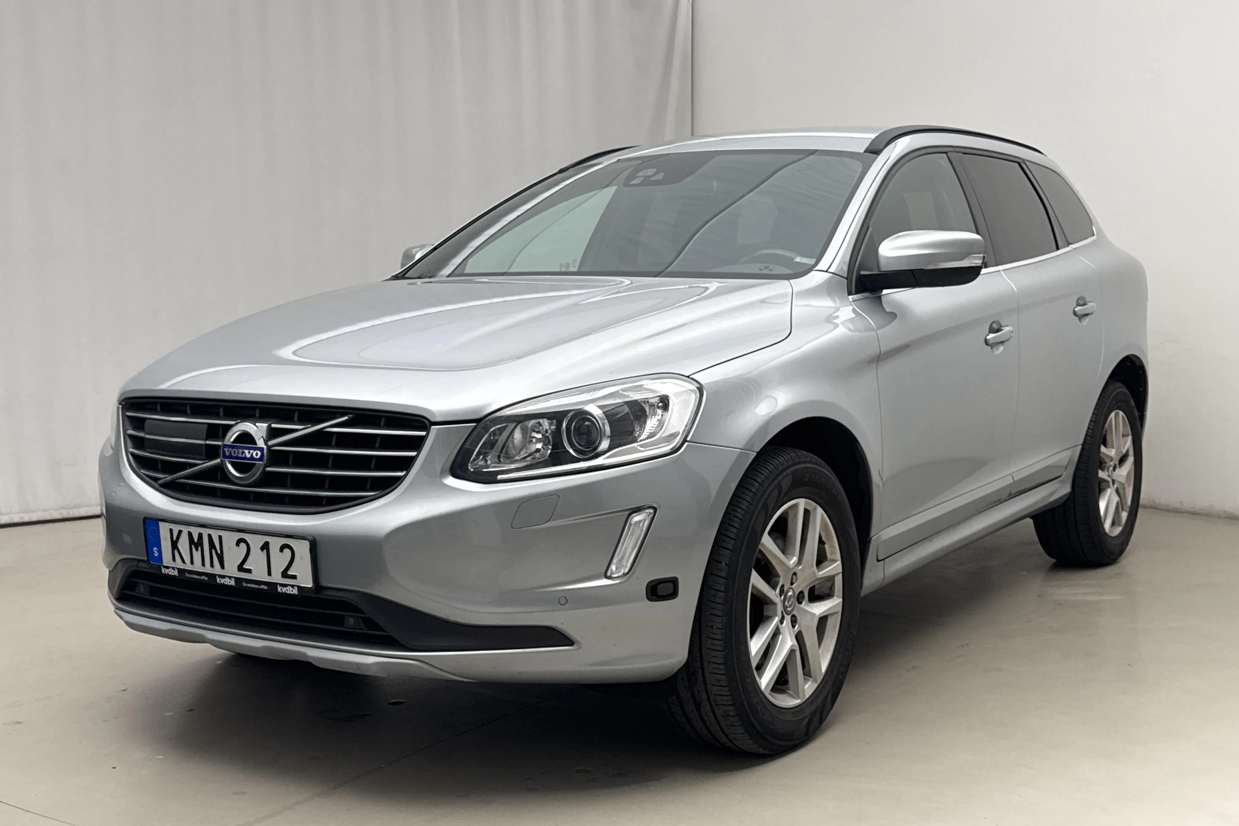 Presentationsfoto 1 av 17: Volvo XC60 D4 AWD (190hk) - 9 124 mil - Automat - silver - 2017