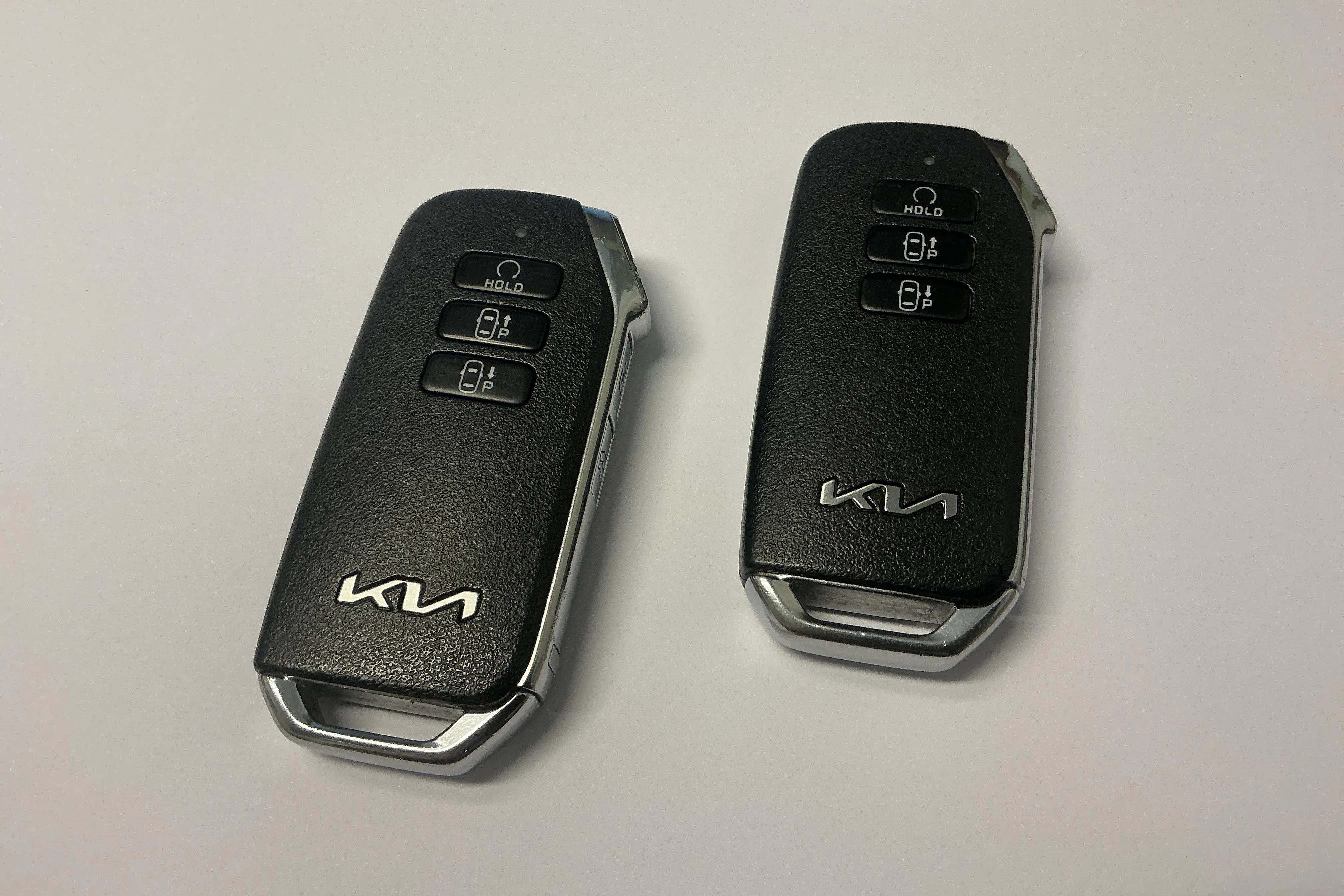 Presentation photo 20 of 20: KIA Niro EV 65kWh (204hk) - 77 350 km - Automatic - red - 2024