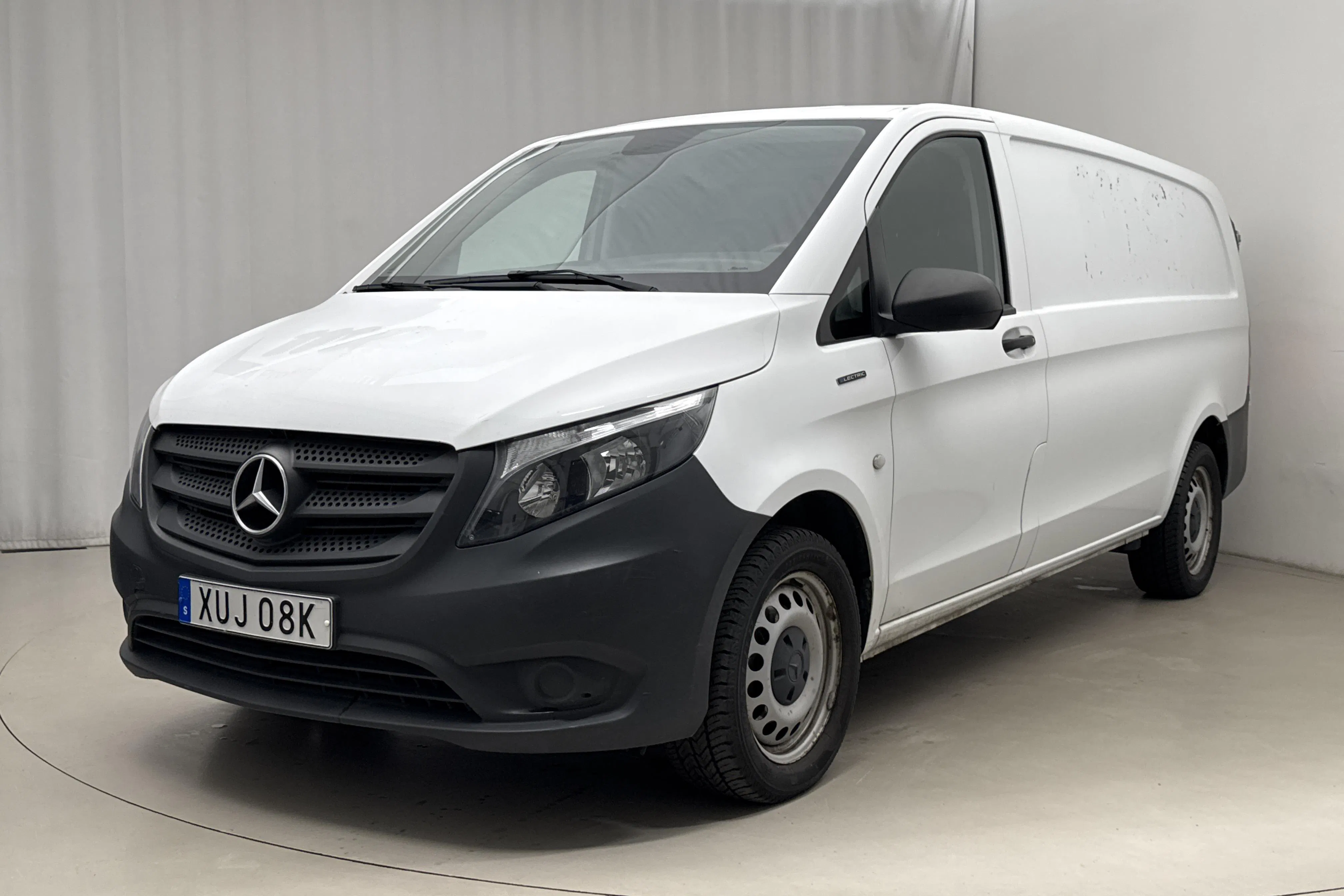 Presentationsfoto 1 av 18: Mercedes eVito Skåp 35Wh W447 (116hk) - 5 836 mil - Automat - vit - 2022