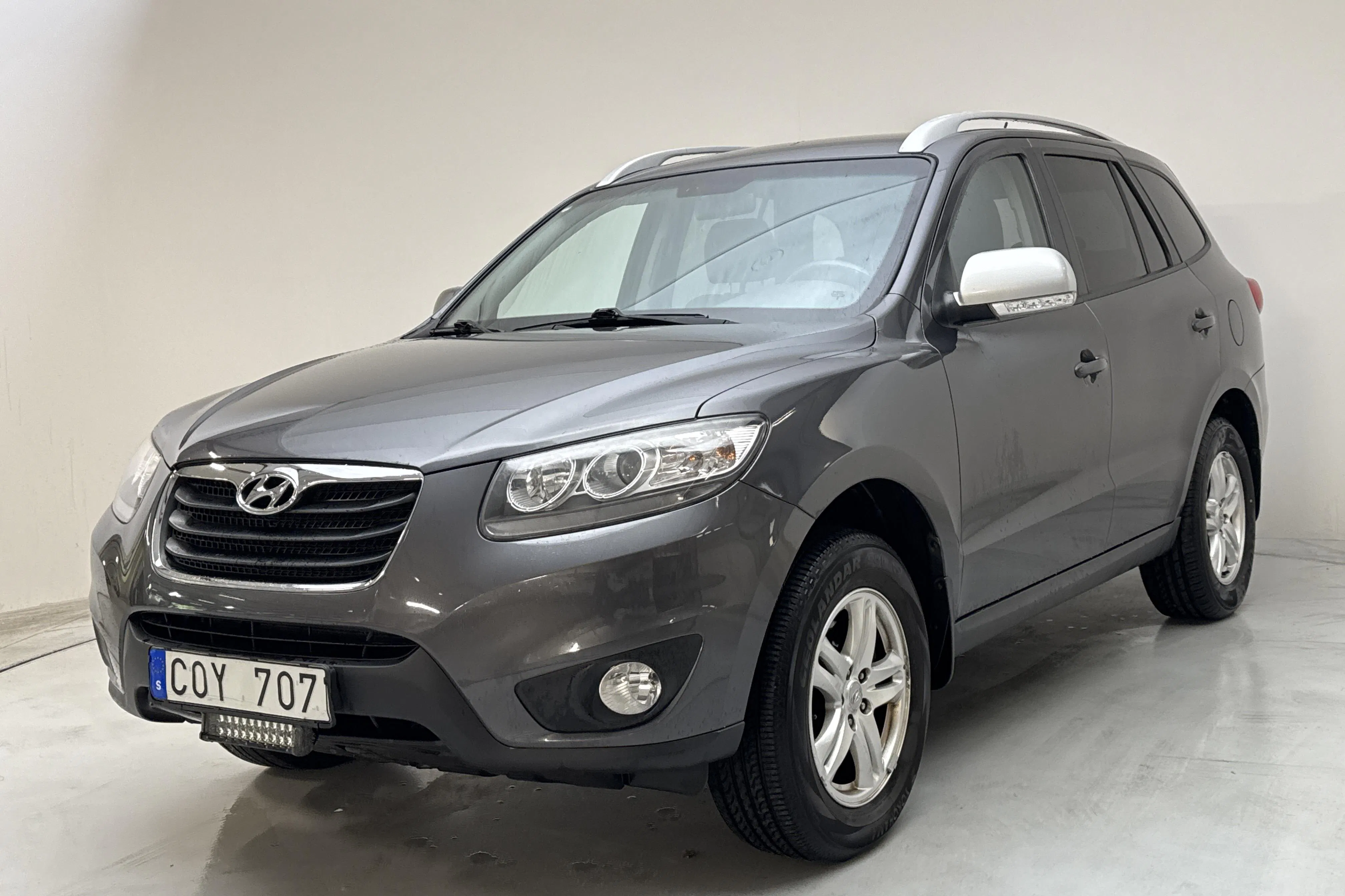 Presentationsfoto 1 av 12: Hyundai Santa Fé 2.4 (174hk) - 17 722 mil - Manuell - Mörkgrå - 2011