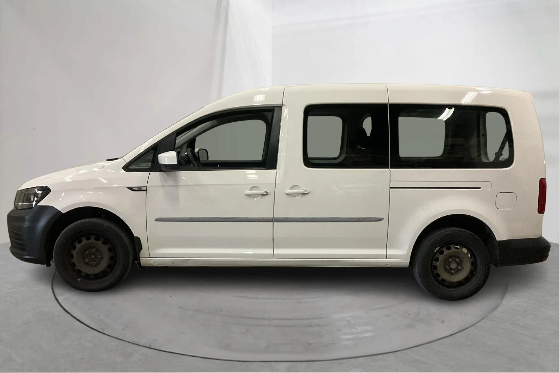 Presentationsfoto 2 av 16: VW Caddy Maxi Life 2.0 TDI (102hk) - 6 932 mil - Automat - vit - 2019