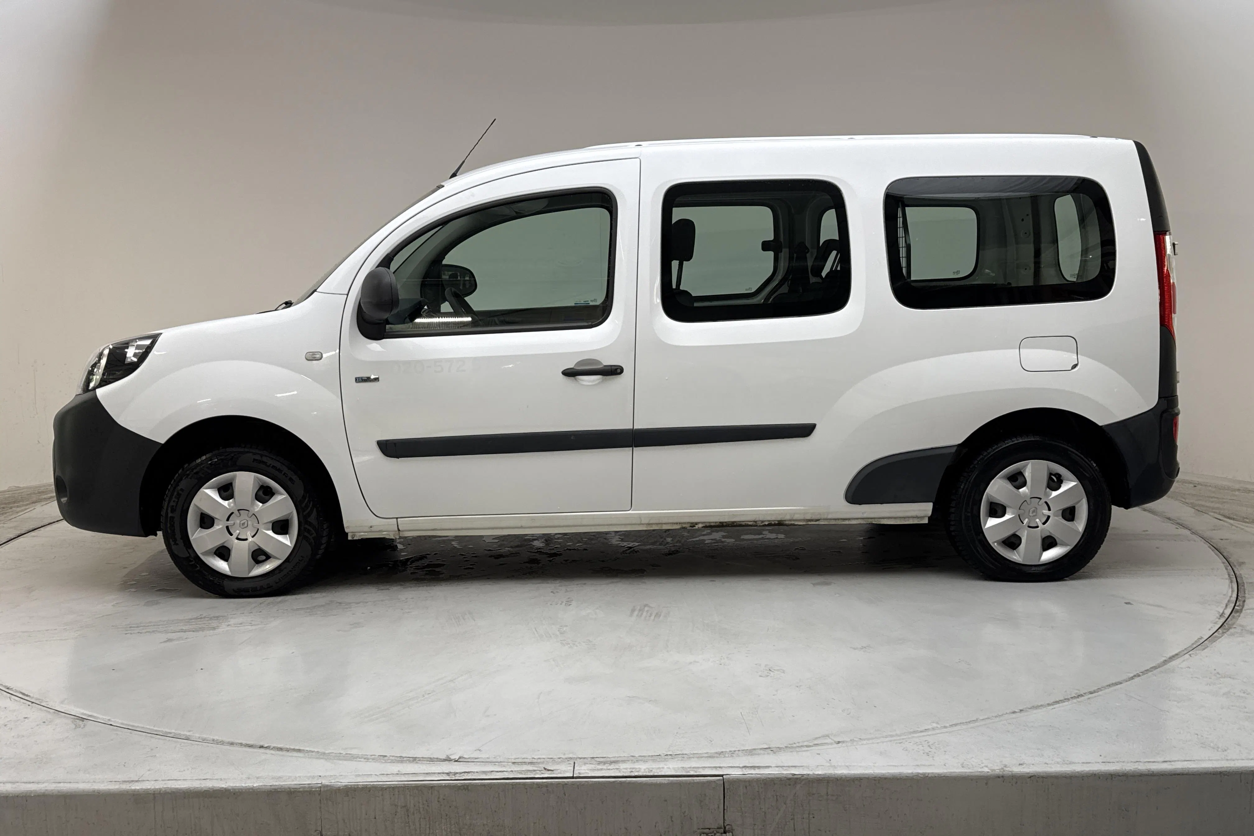 Presentationsfoto 2 av 12: Renault Kangoo Z.E Power Plus 33kWh Maxi Skåp (60hk) - 2 742 mil - Automat - vit - 2021