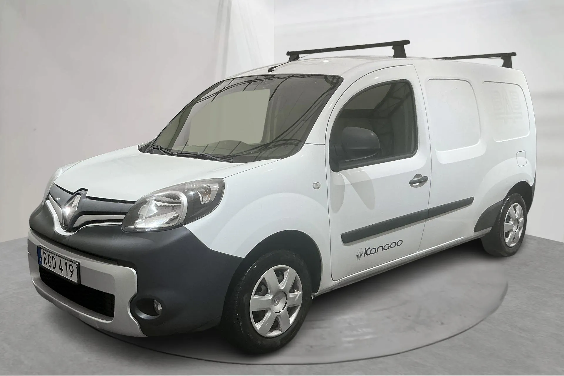 Presentationsfoto 1 av 14: Renault Kangoo 1.5 dCi Maxi skåp (90hk) - 10 009 mil - Manuell - vit - 2016