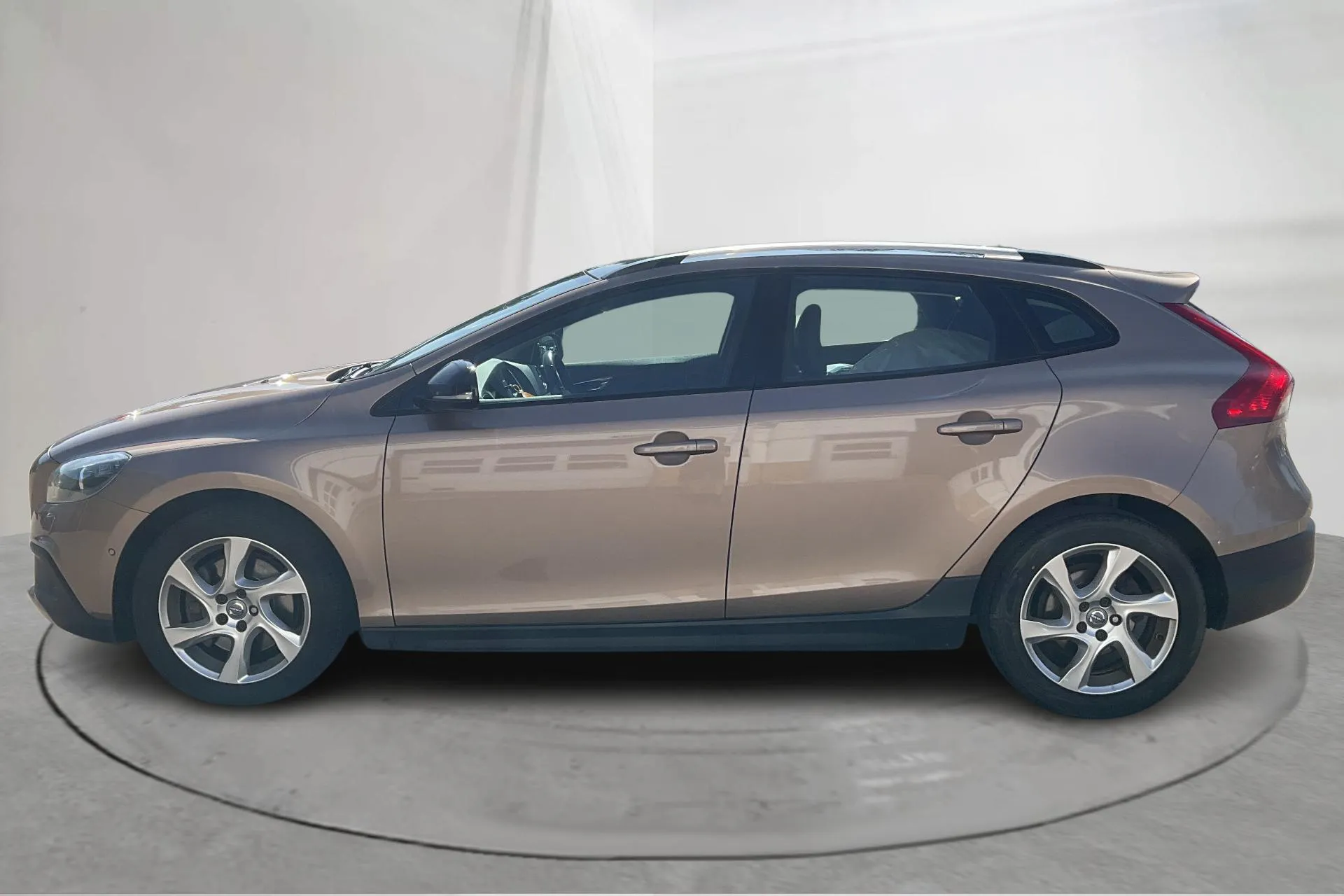 Presentationsfoto 2 av 16: Volvo V40 Cross Country D3 (150hk) - 26 364 mil - Automat - brun - 2016