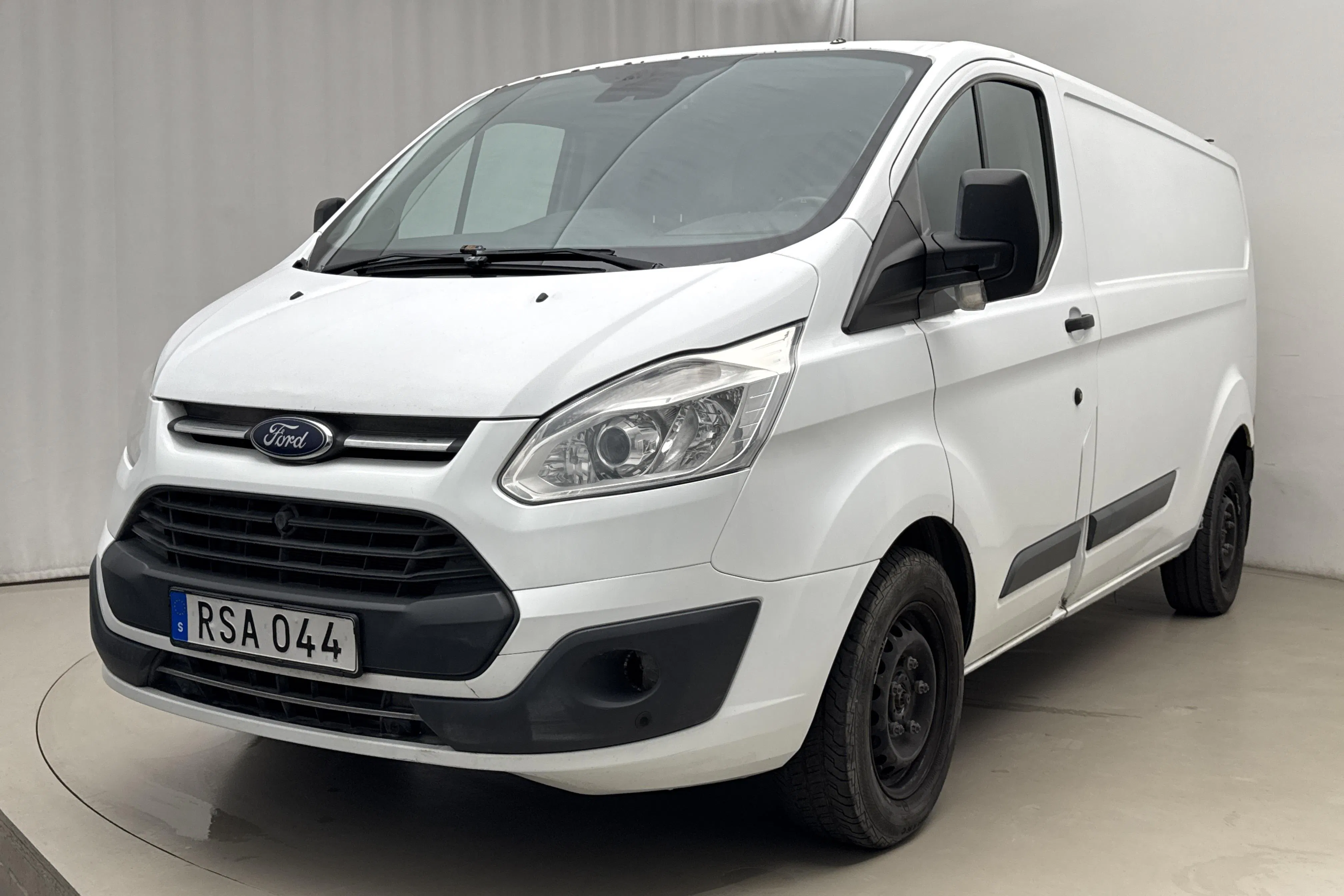 Presentation photo 1 of 19: Ford Transit Custom 290 (130hk) - 190 250 km - Automatic - white - 2017