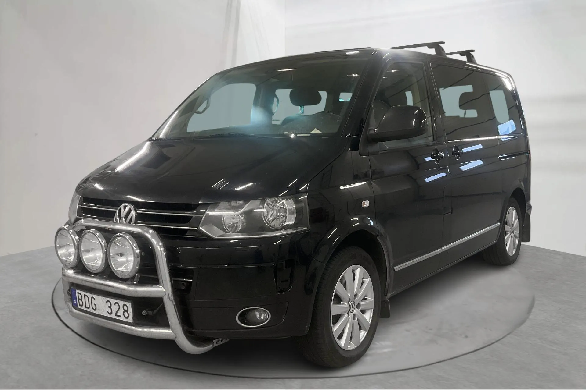 Presentationsfoto 1 av 18: VW Multivan 2.0 TDI 4MOTION (180hk) - 30 020 mil - Automat - svart - 2011
