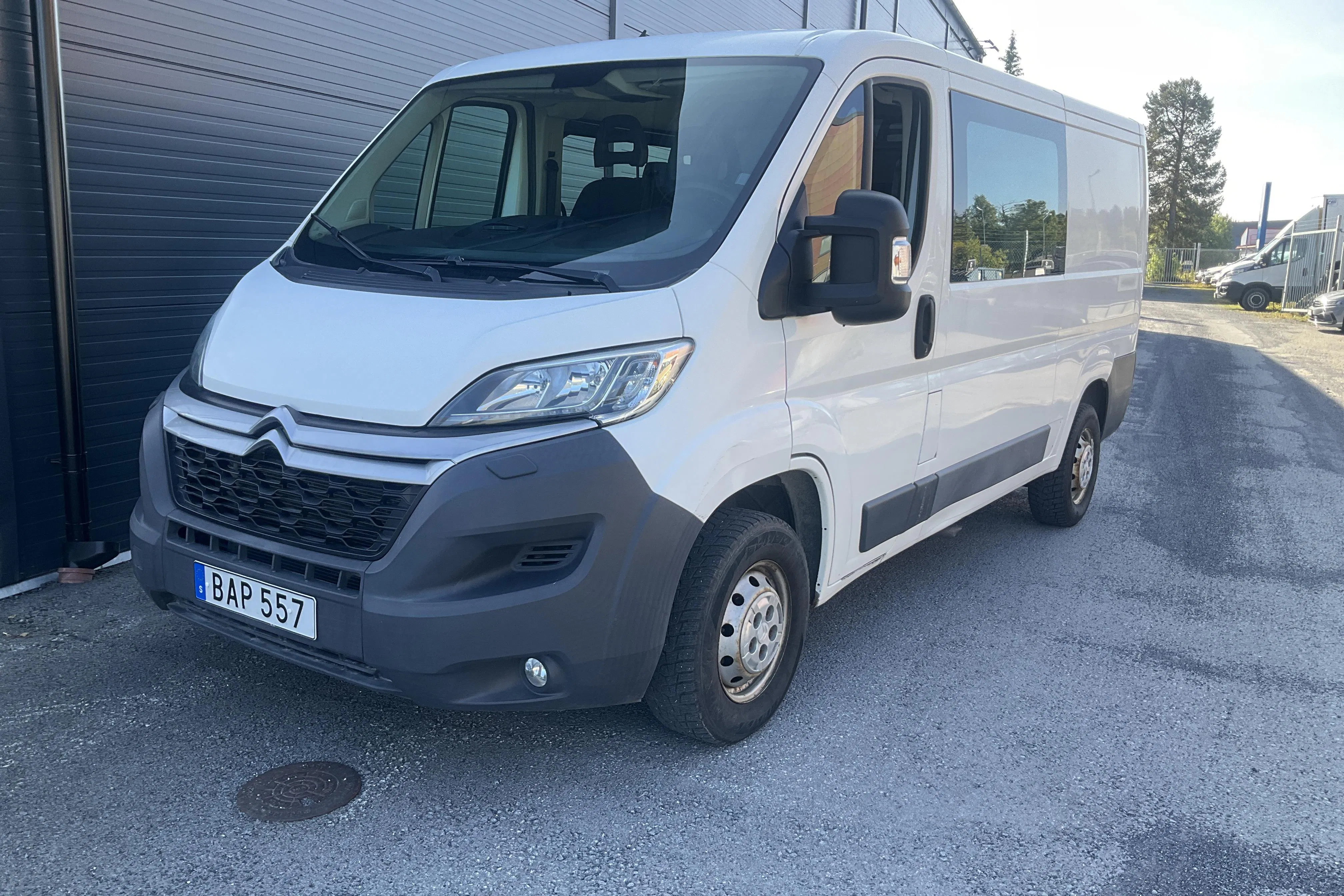 Presentationsfoto 1 av 14: Citroën Jumper III 2.0 HDi Skåp (130hk) - 10 485 mil - Manuell - vit - 2017