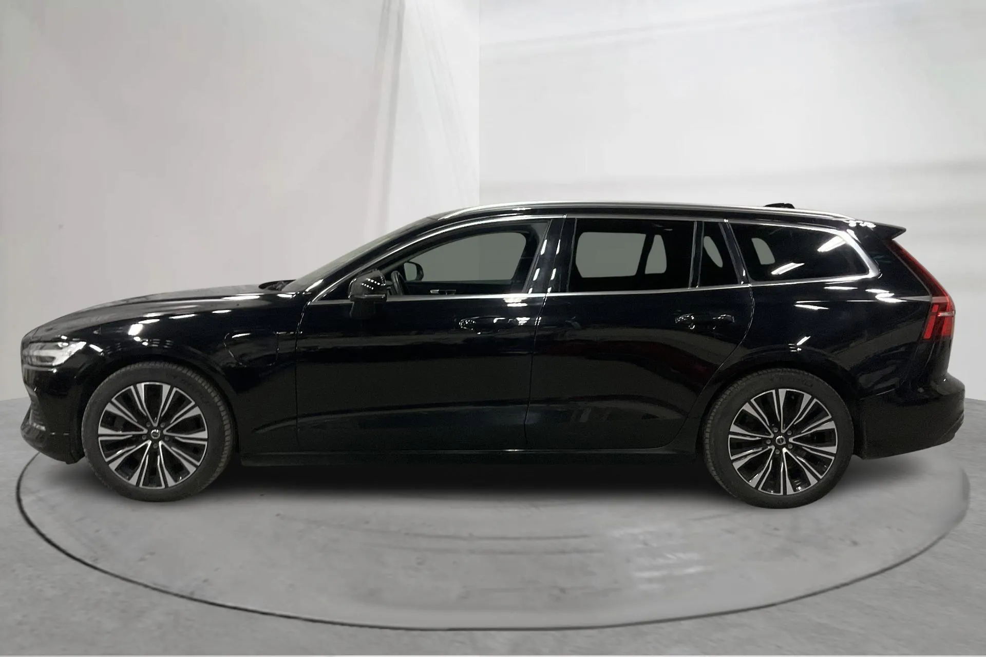 Presentation photo 2 of 20: Volvo V60 T6 AWD Recharge (350hk) - 68 970 km - Automatic - black - 2024