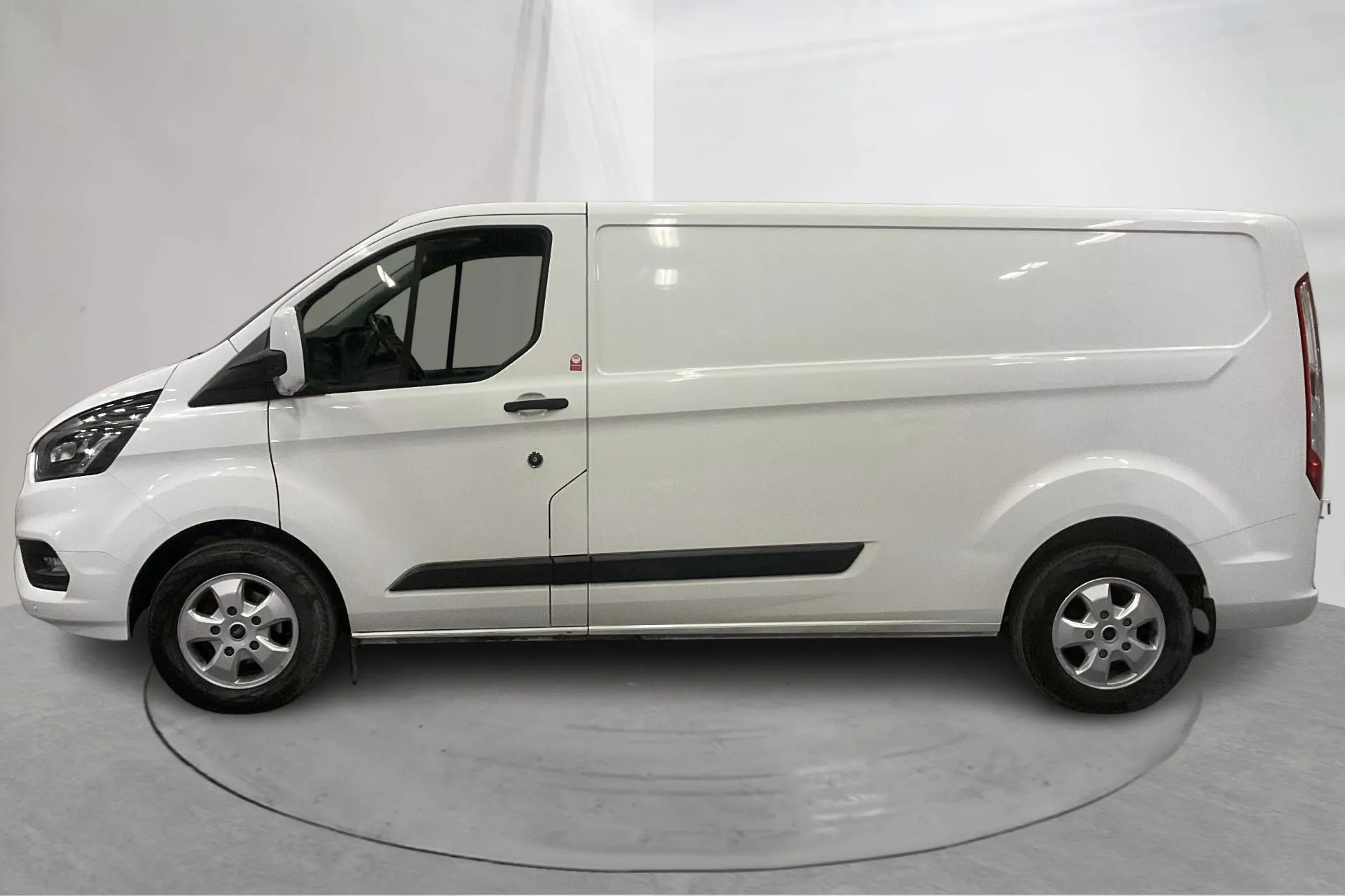 Presentation photo 2 of 15: Ford Transit Custom 300 (130hk) - 55 330 km - Automatic - white - 2022