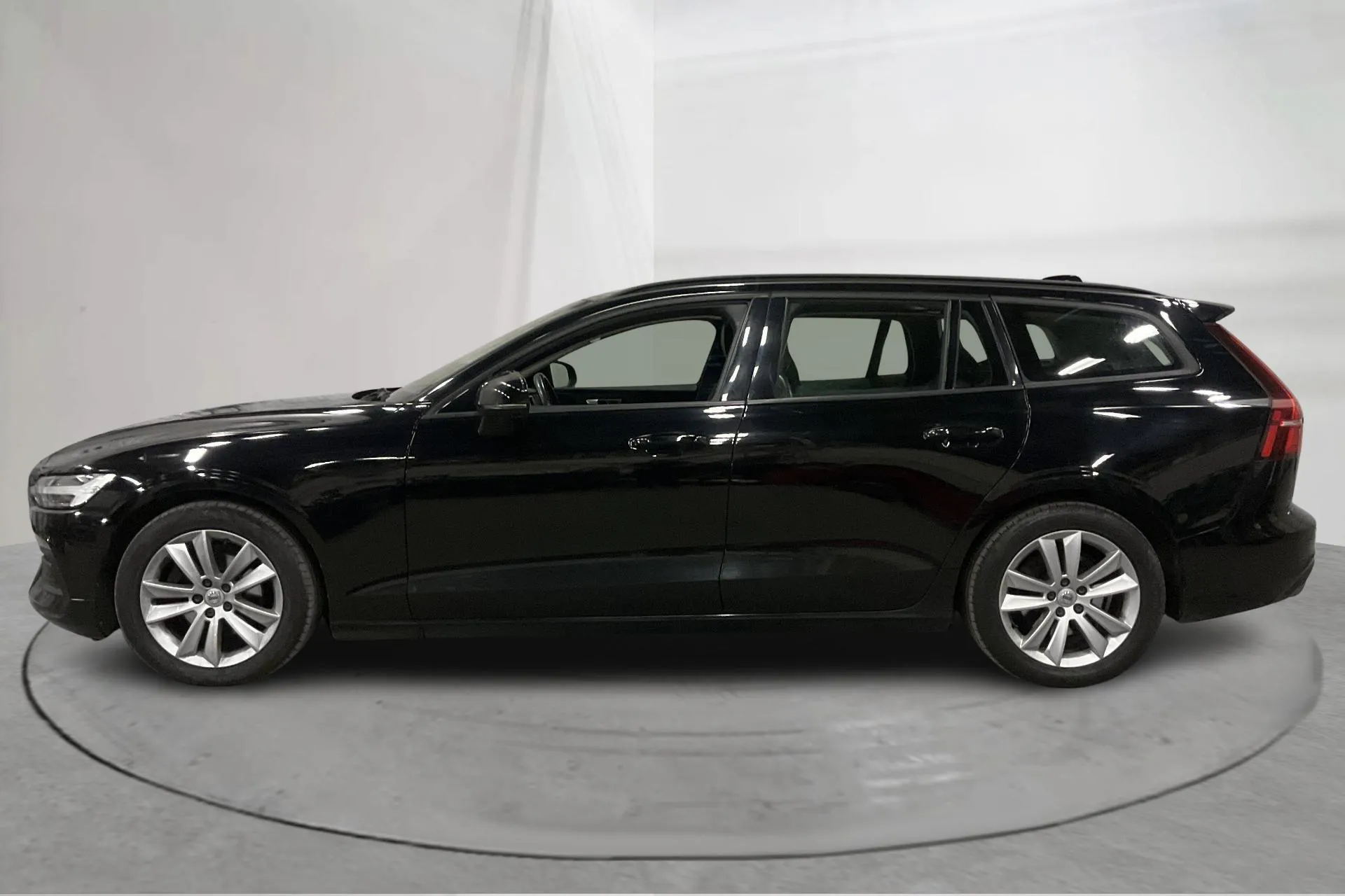 Presentation photo 2 of 14: Volvo V60 D4 AWD (190hk) - 118 260 km - Automatic - black - 2020