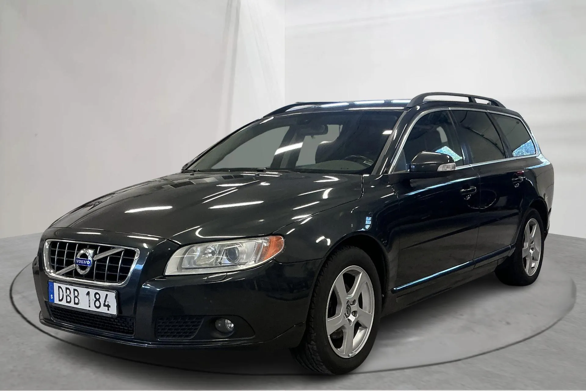 Presentationsfoto 1 av 11: Volvo V70 II D3 (163hk) - 25 268 mil - Manuell - grå - 2011