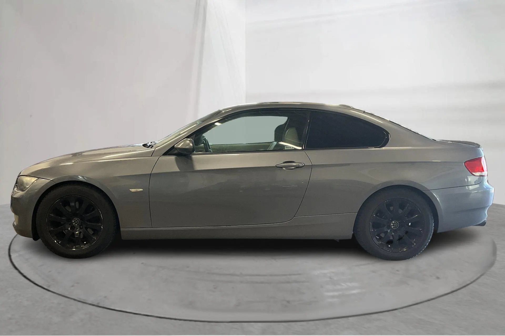 Presentationsfoto 2 av 12: BMW 325i Coupé, E92 (218hk) - 19 949 mil - Automat - grå - 2006